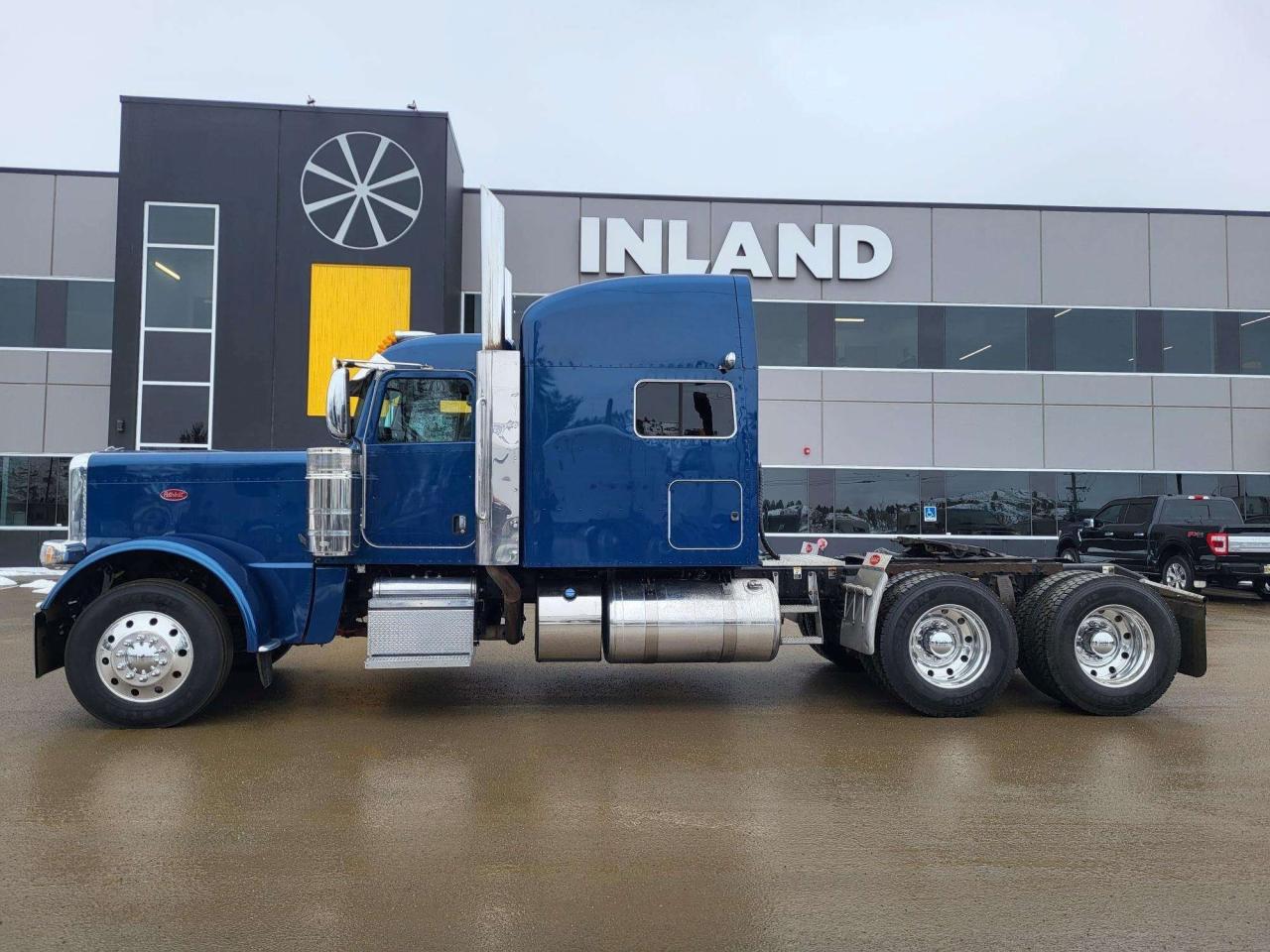 2022 PETERBILT 389 Heavy Spec - Photo #2