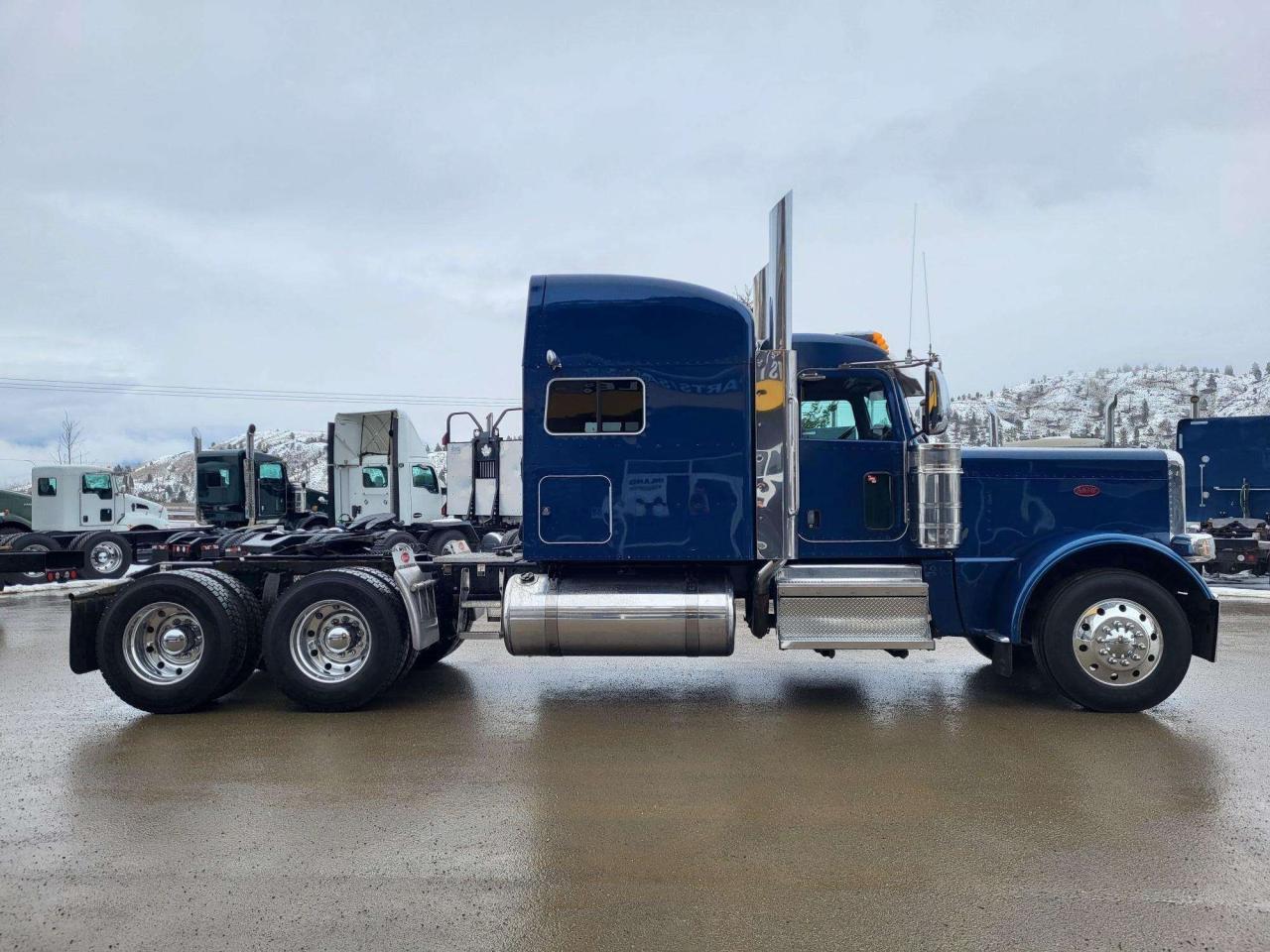 2022 PETERBILT 389 Heavy Spec - Photo #3