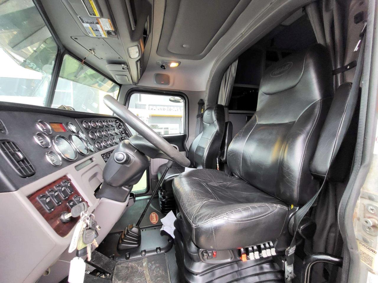 2022 PETERBILT 389 Heavy Spec - Photo #5