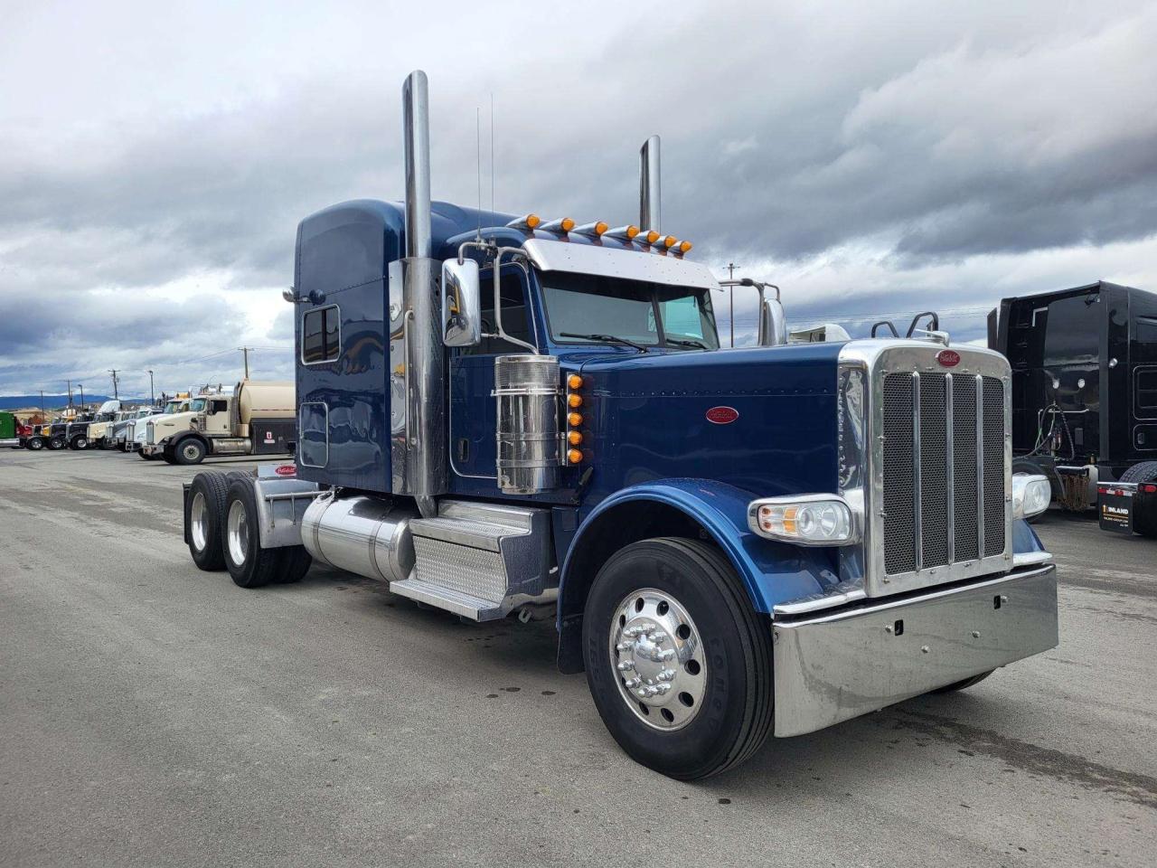 2022 PETERBILT 389 Heavy Spec - Photo #2