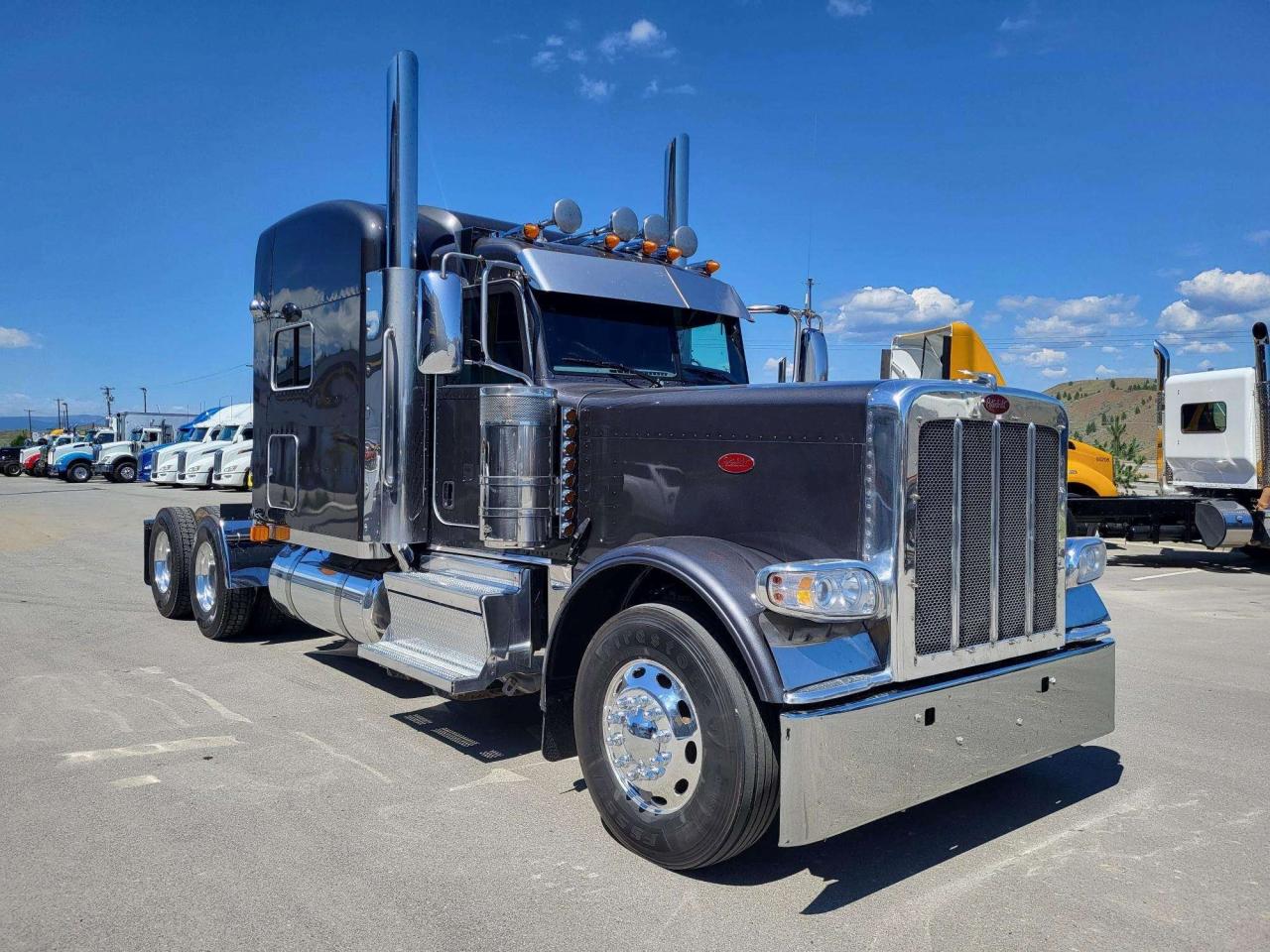 2022 PETERBILT 389 Heavy Spec - Photo #3