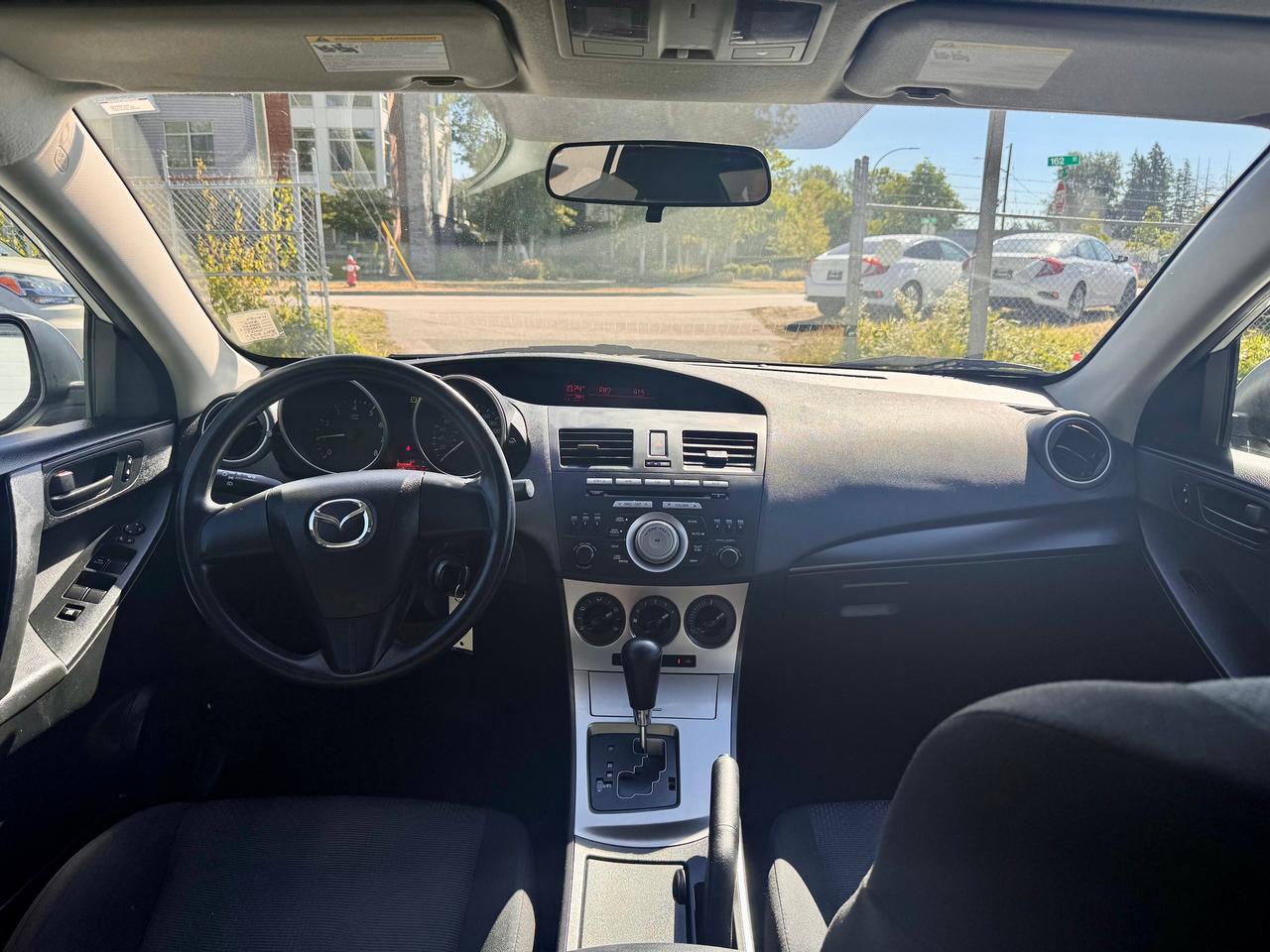 2010 Mazda MAZDA3 FINANCING AVAILABLE Photo10