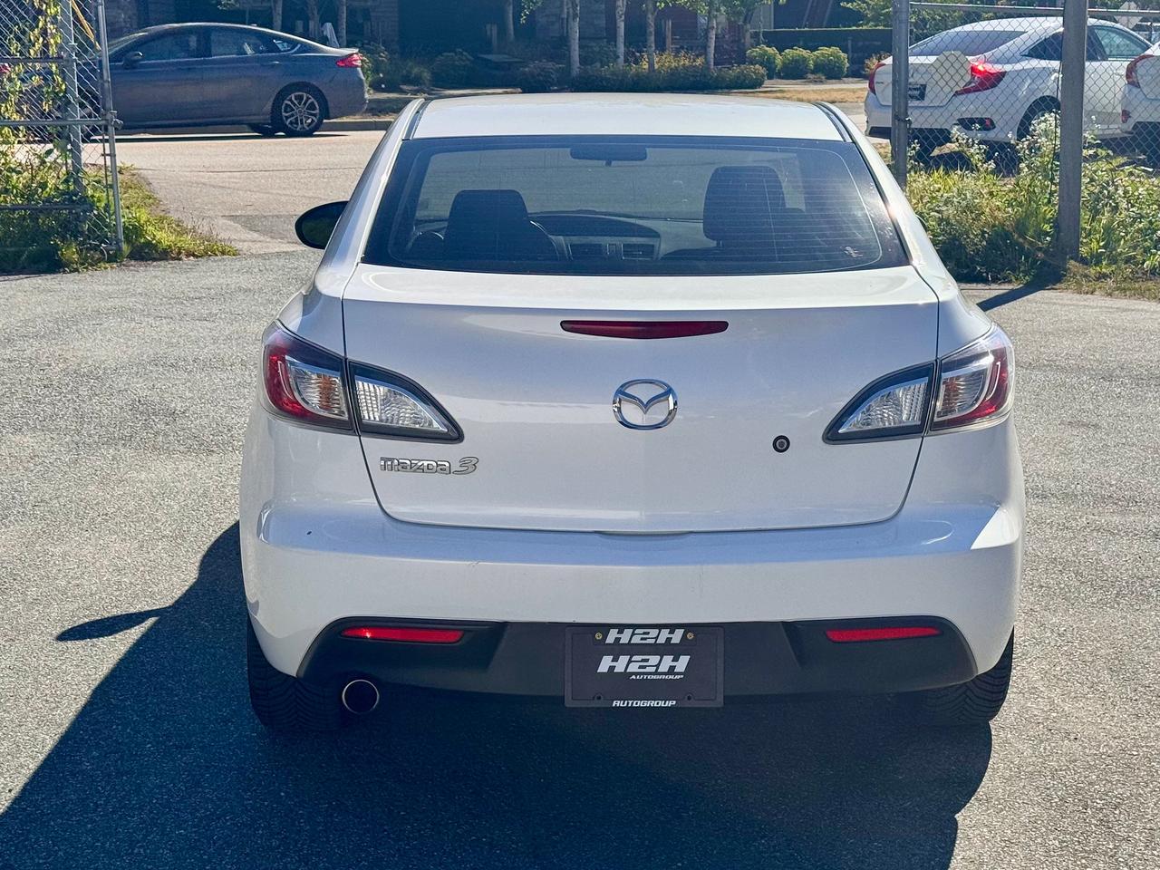 2010 Mazda MAZDA3 FINANCING AVAILABLE Photo6