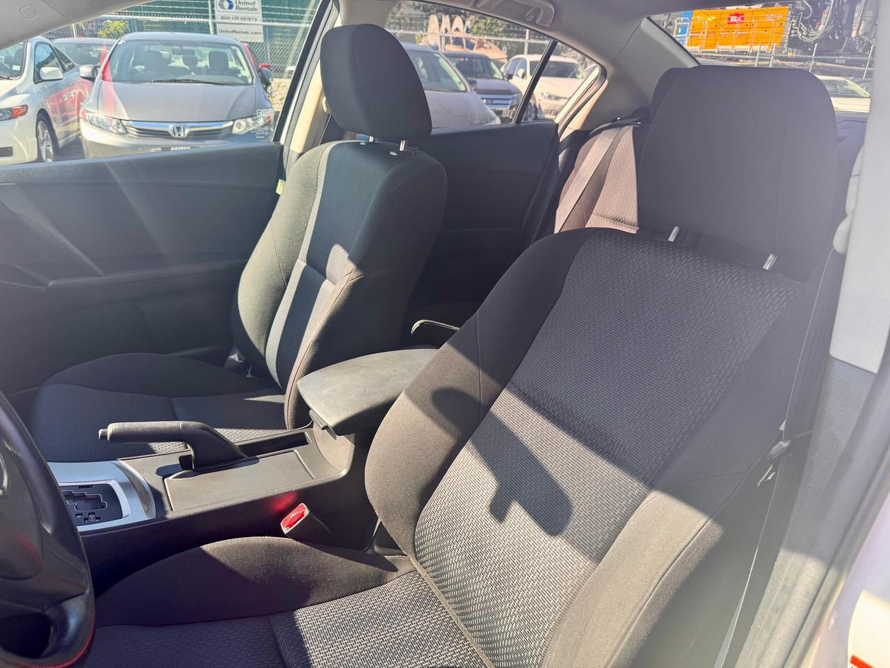 2010 Mazda MAZDA3 FINANCING AVAILABLE Photo9