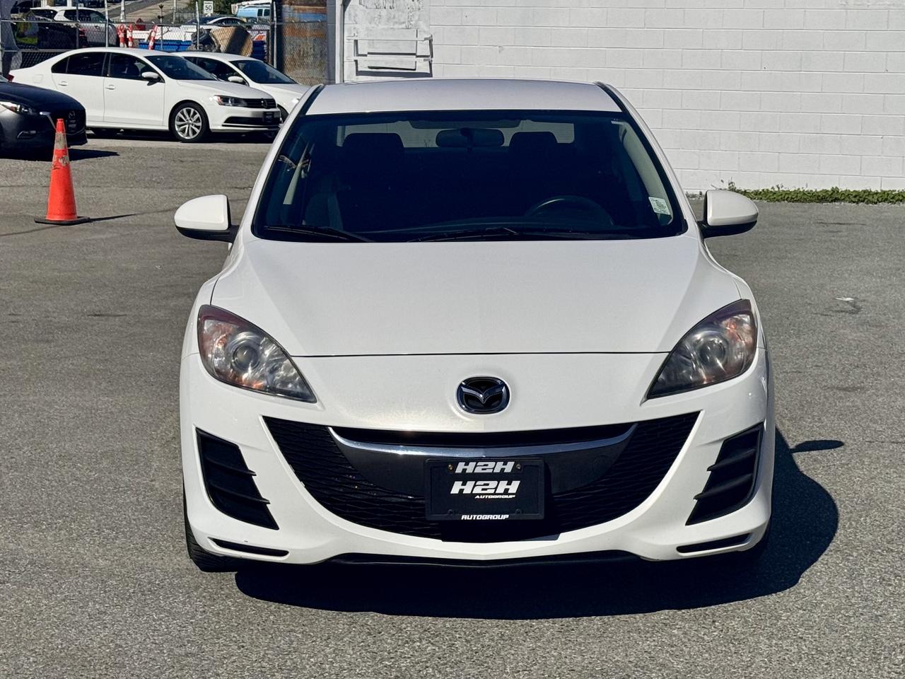 2010 Mazda MAZDA3 FINANCING AVAILABLE Photo2