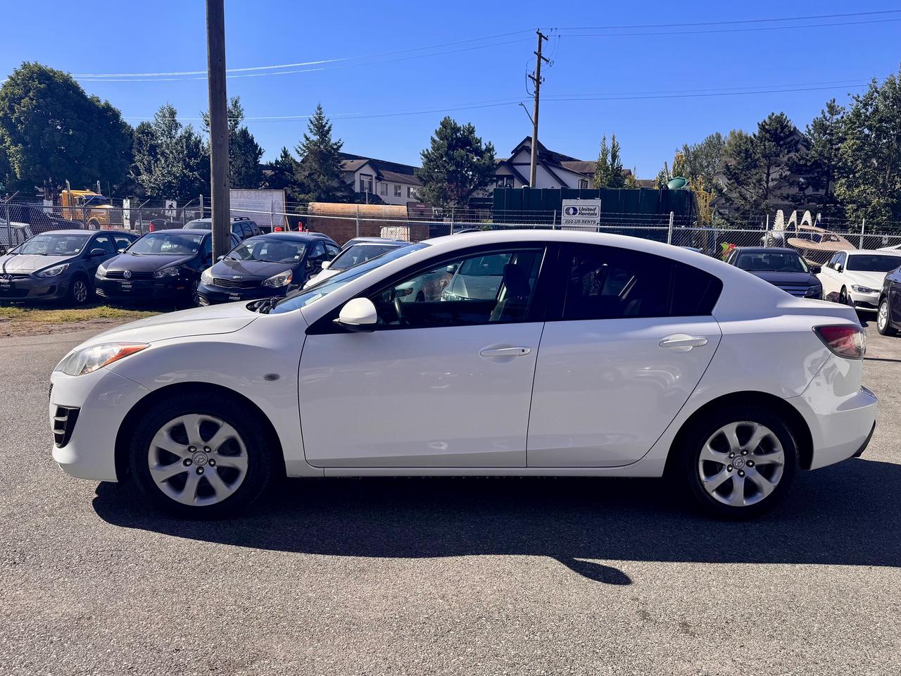 2010 Mazda MAZDA3 FINANCING AVAILABLE Photo8