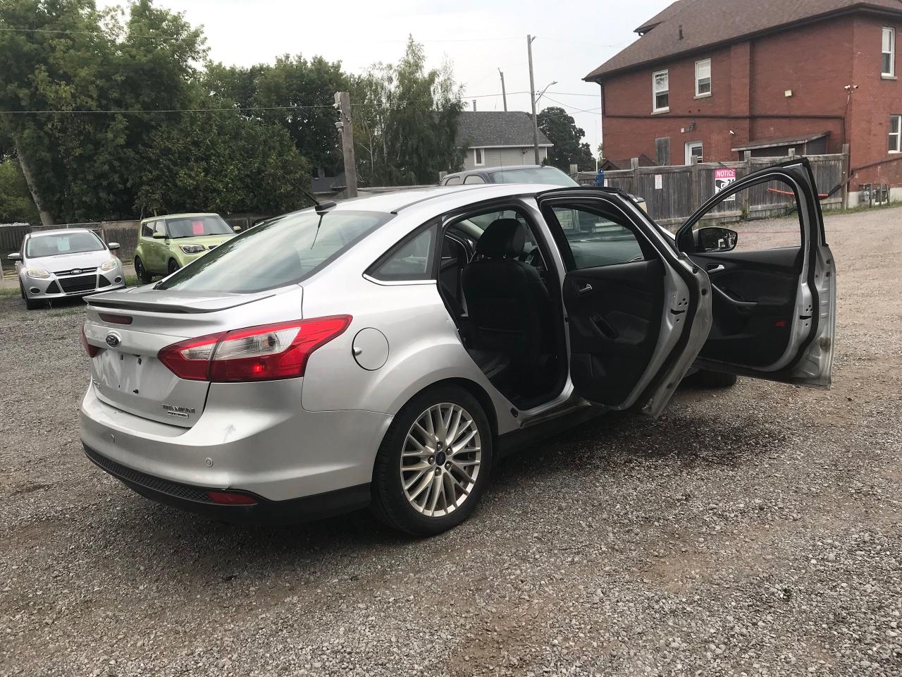 2014 Ford Focus Titanium - Photo #5