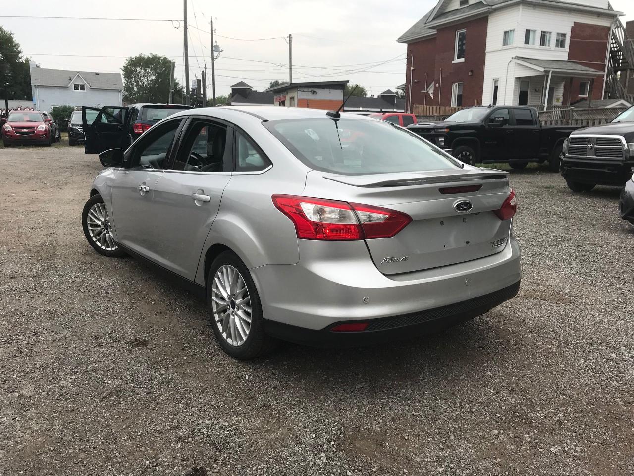 2014 Ford Focus Titanium - Photo #23