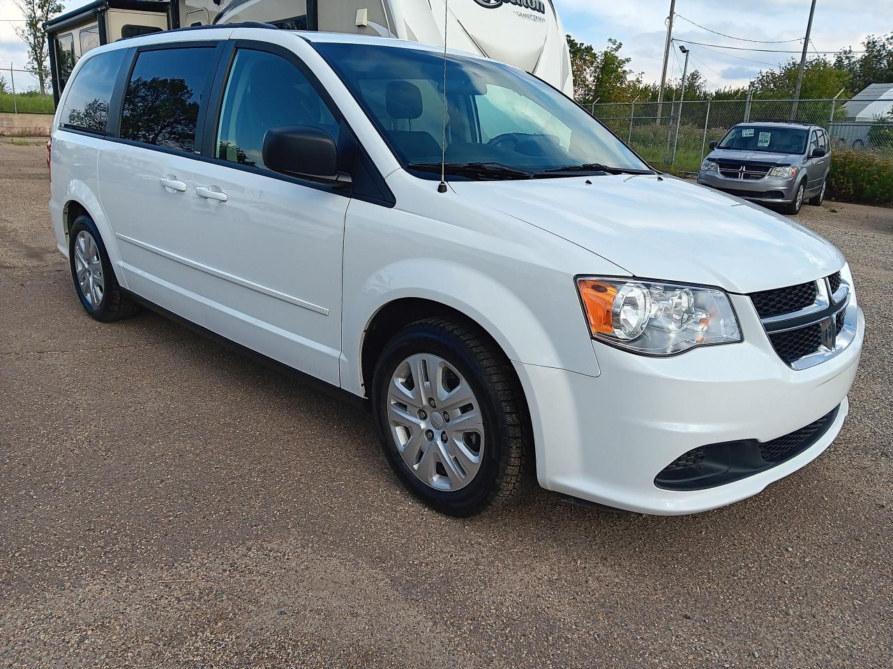 2014 Dodge Grand Caravan SXT 7 Passenger Sto N Go - Photo #3
