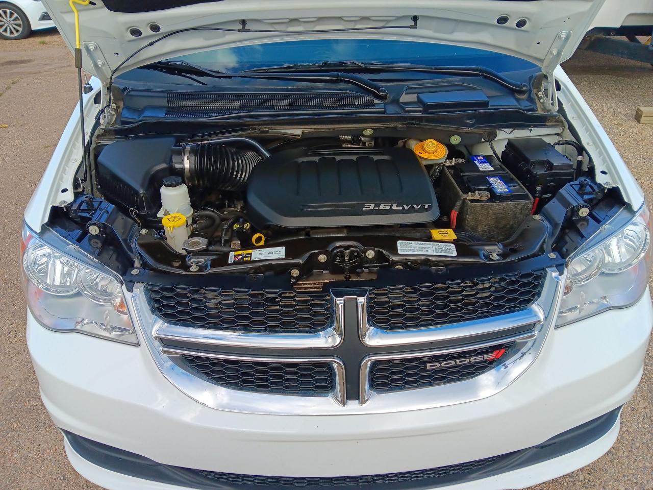 2014 Dodge Grand Caravan SXT 7 Passenger Sto N Go - Photo #5
