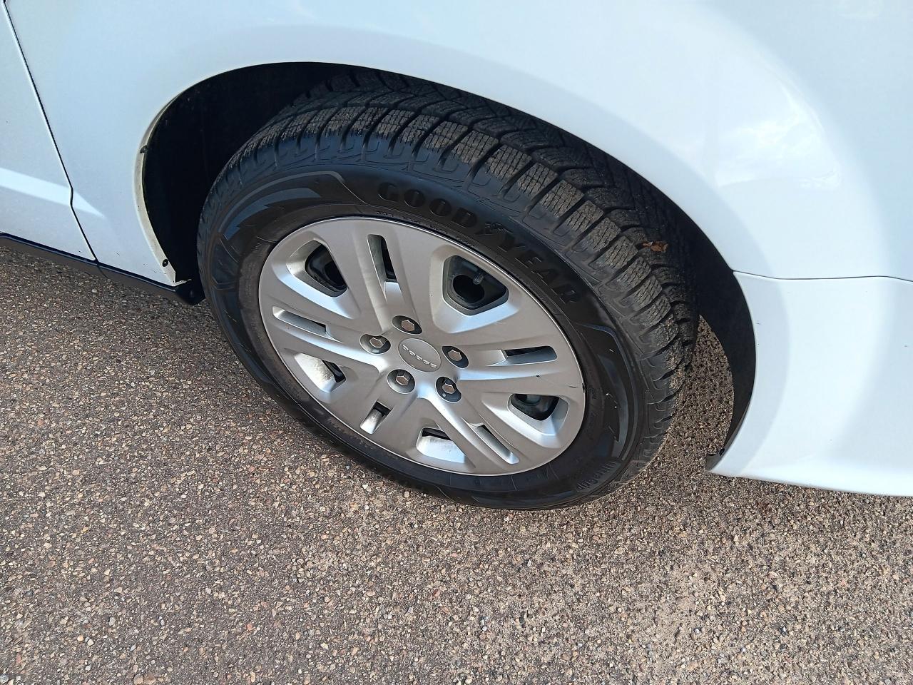 2014 Dodge Grand Caravan SXT 7 Passenger Sto N Go - Photo #11