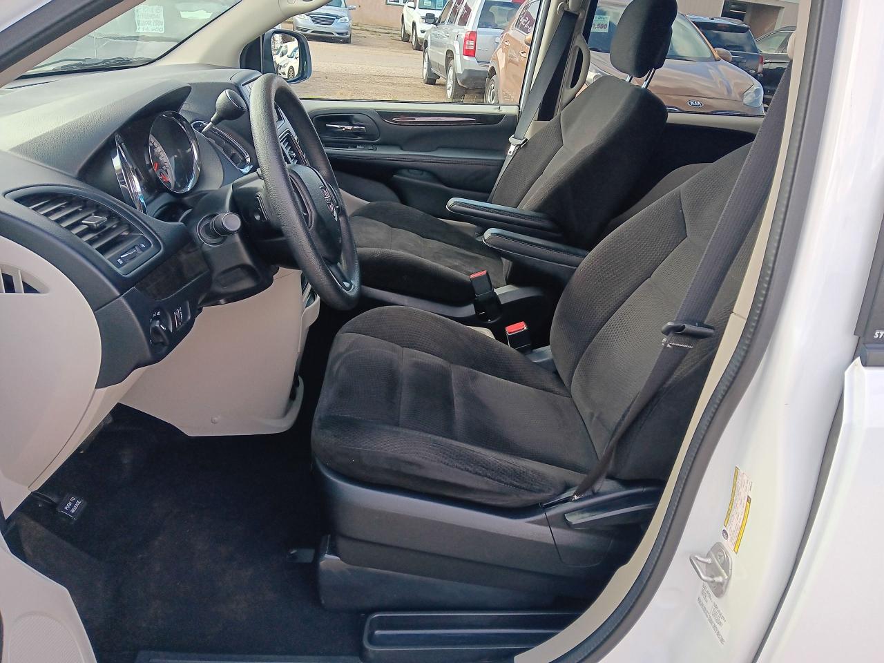 2014 Dodge Grand Caravan SXT 7 Passenger Sto N Go - Photo #14