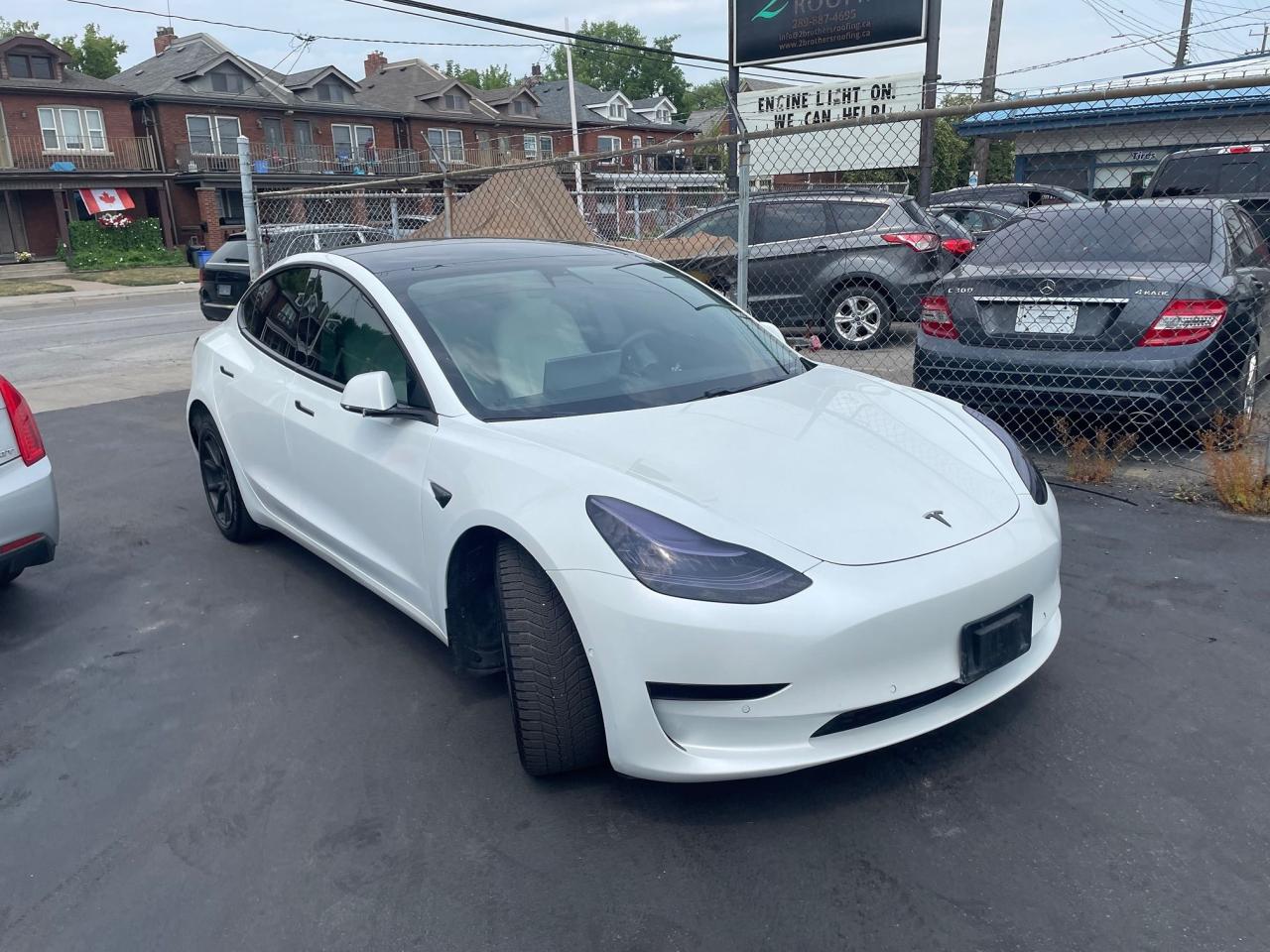 2020 Tesla Model 3 Standard Range Plus *WHITE INTERRIOR, CARBON FIBER - Photo #3