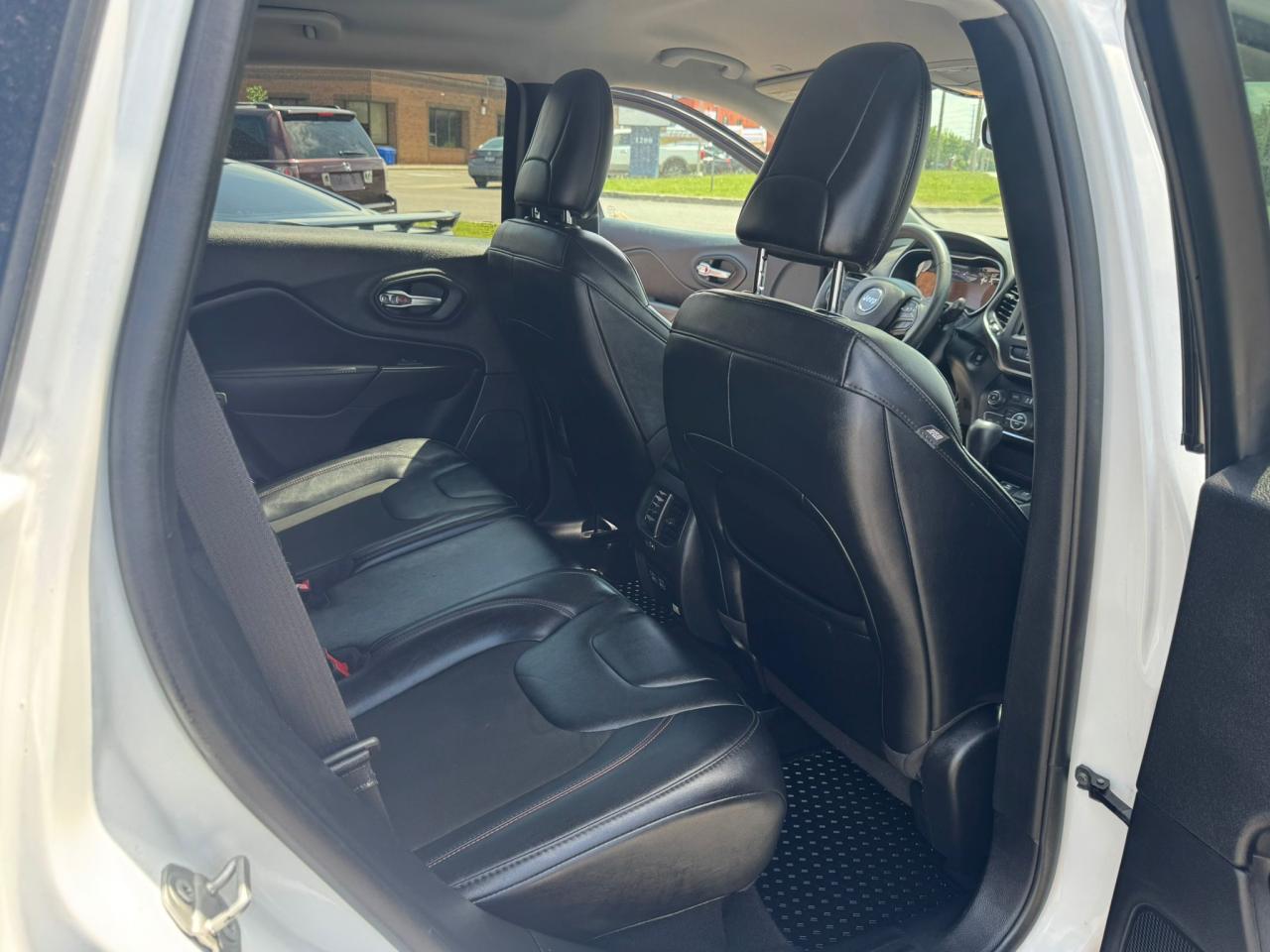 2022 Jeep Cherokee Trailhawk - Photo #12
