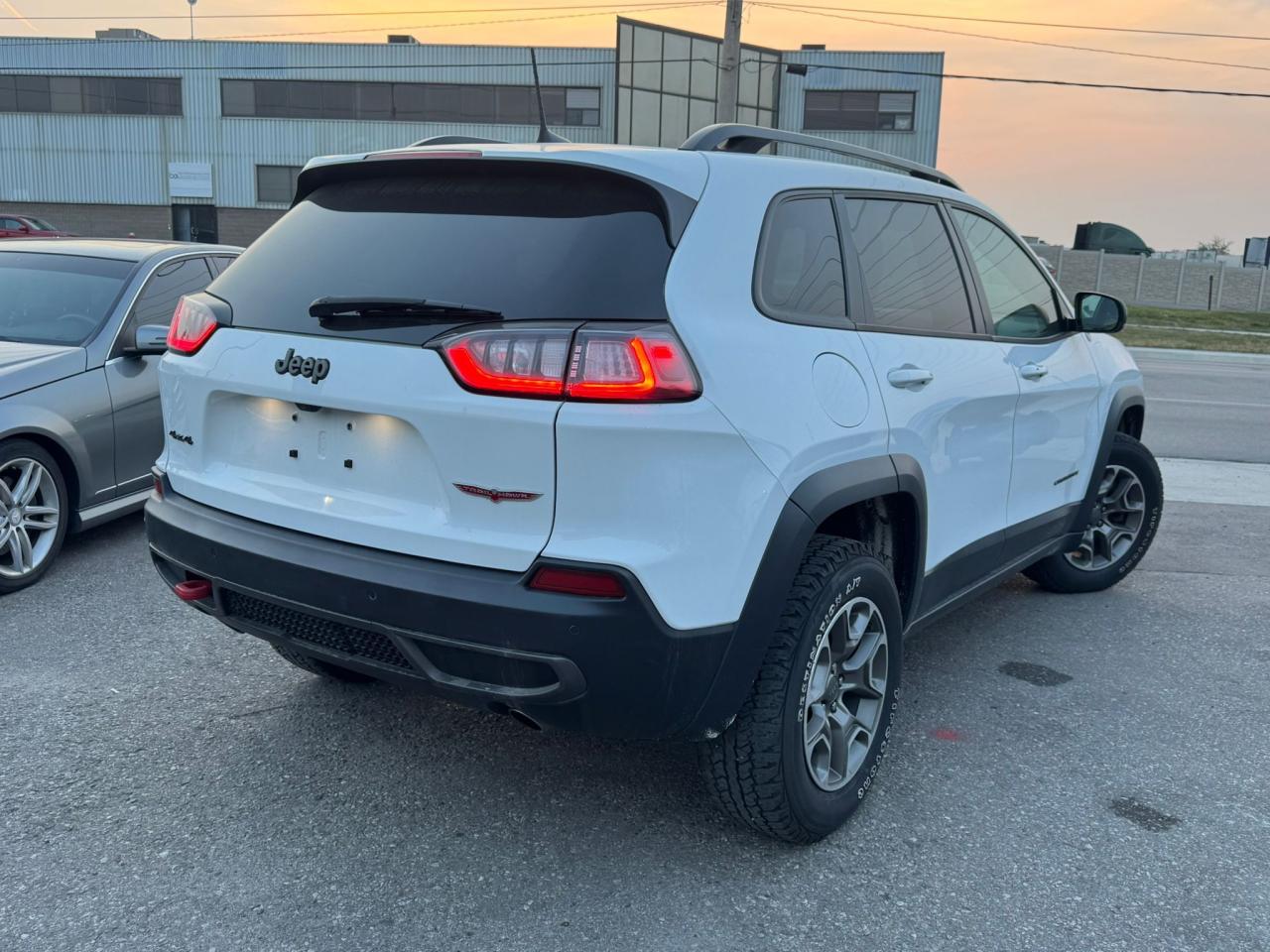 2022 Jeep Cherokee Trailhawk - Photo #4
