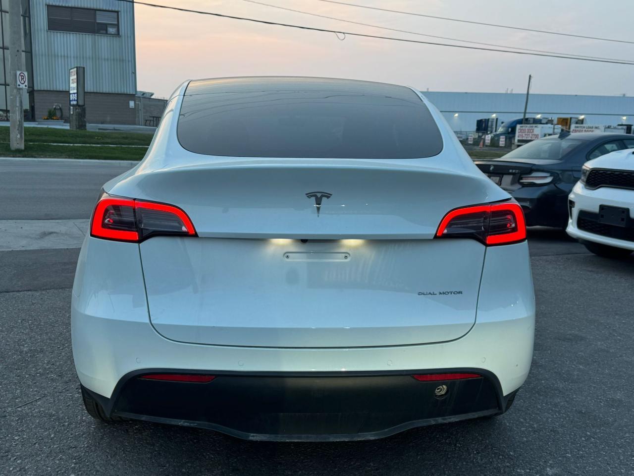 2022 Tesla Model Y LONG RANGE - Photo #5