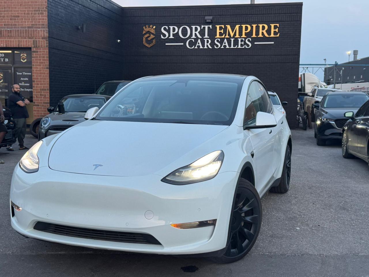 2022 Tesla Model Y LONG RANGE - Photo #4