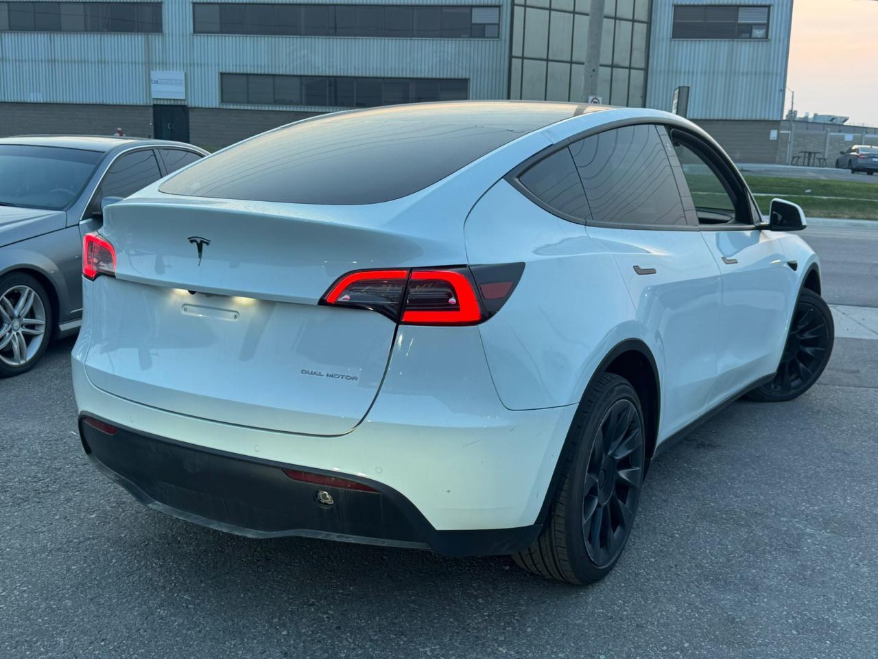 2022 Tesla Model Y LONG RANGE - Photo #6