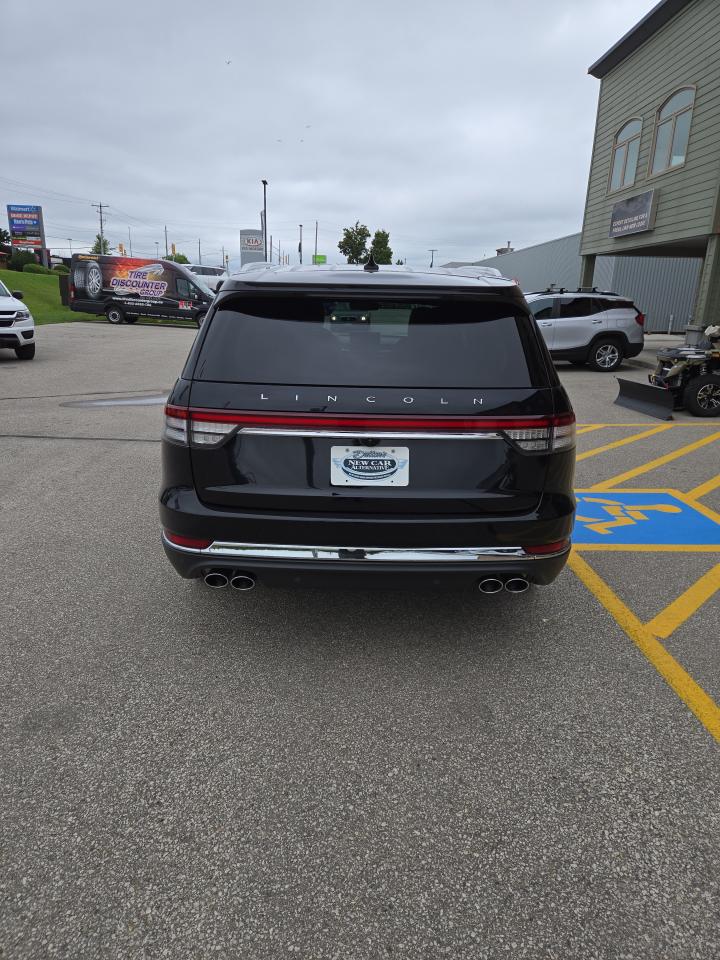 2021 Lincoln Aviator Reserve Photo3