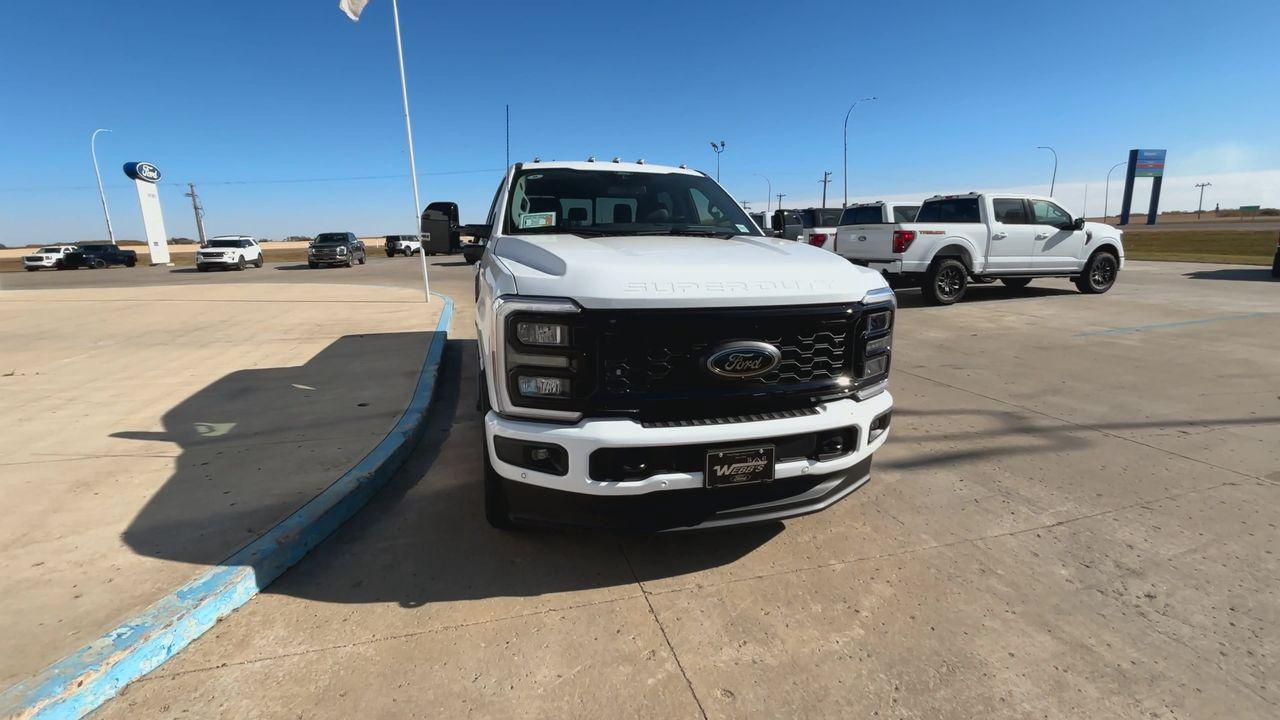 2026 Ford F-350 Super Duty SRW LARIAT 4WD CREW CAB 6.75' BOX Photo2