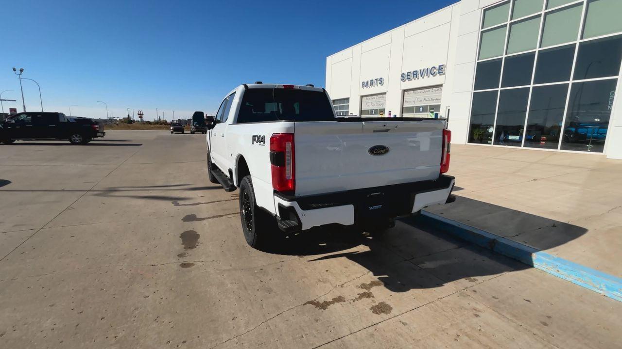 2026 Ford F-350 Super Duty SRW LARIAT 4WD CREW CAB 6.75' BOX Photo5