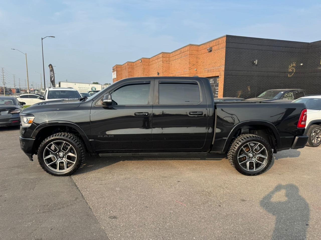 2019 RAM 1500 Laramie - Photo #4