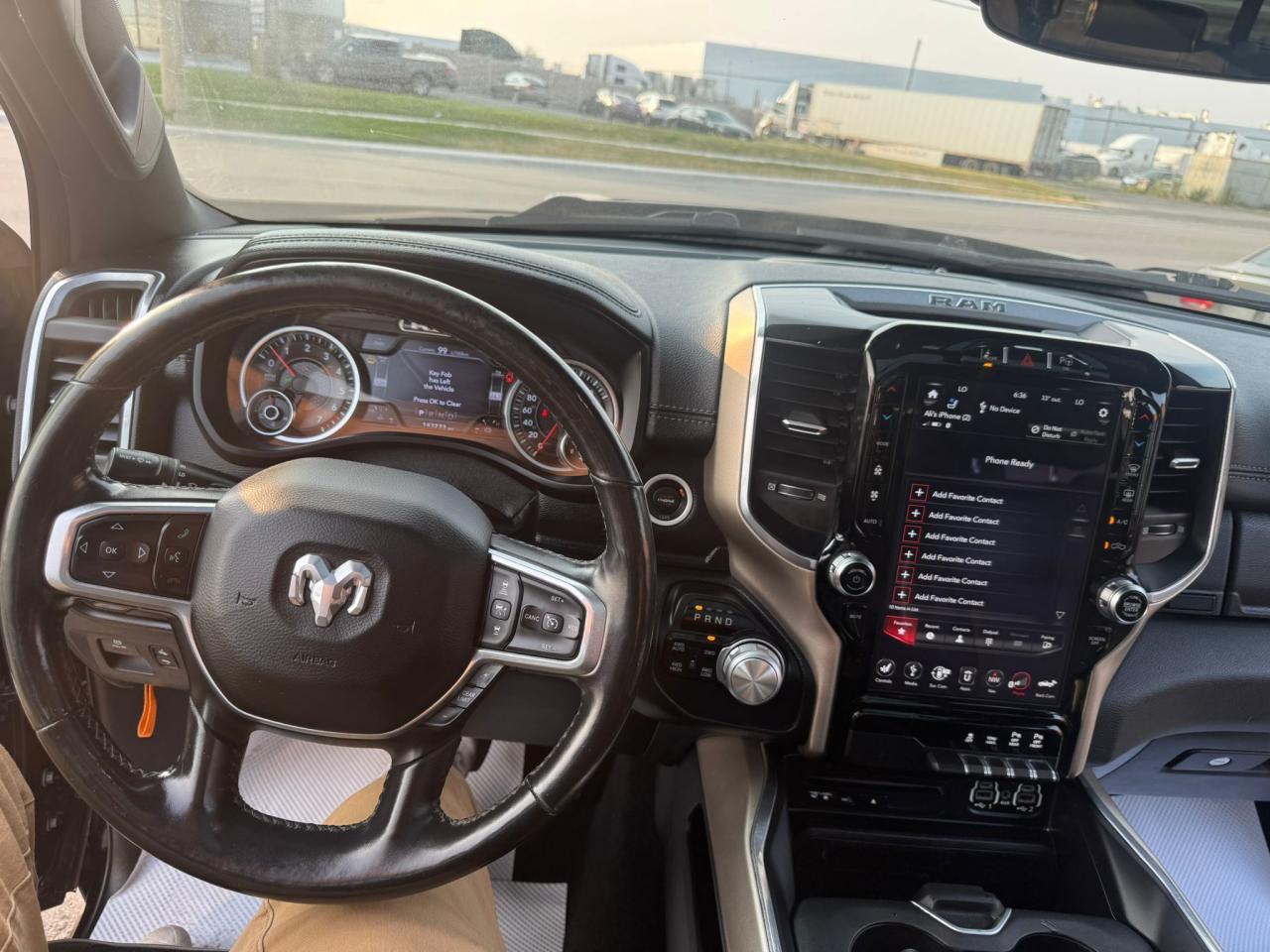 2019 RAM 1500 Laramie - Photo #15