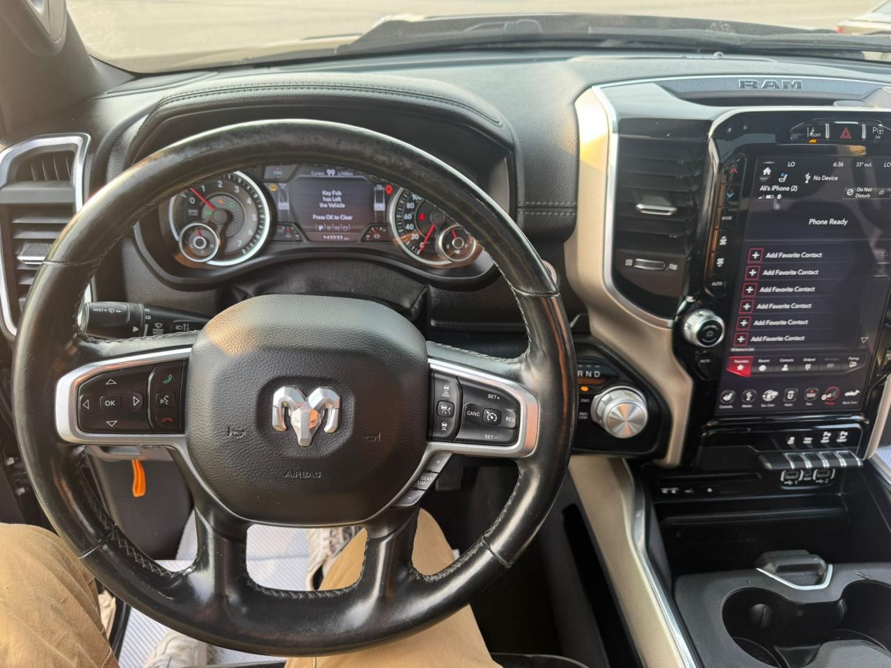 2019 RAM 1500 Laramie - Photo #19