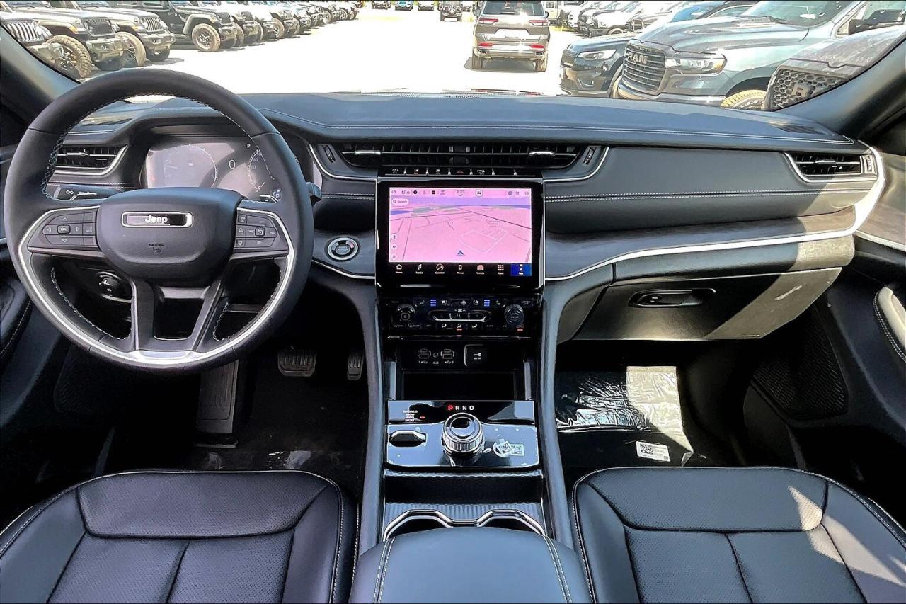 2025 Jeep Grand Cherokee LIMITED | Black App Pkg | Pano Roof | LuxTech 2 Photo