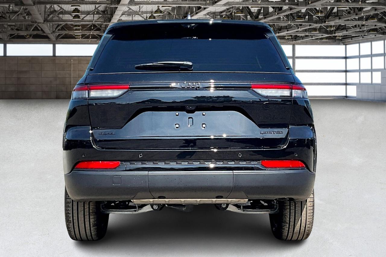 2025 Jeep Grand Cherokee LIMITED | Black App Pkg | Pano Roof | LuxTech 2 Photo3