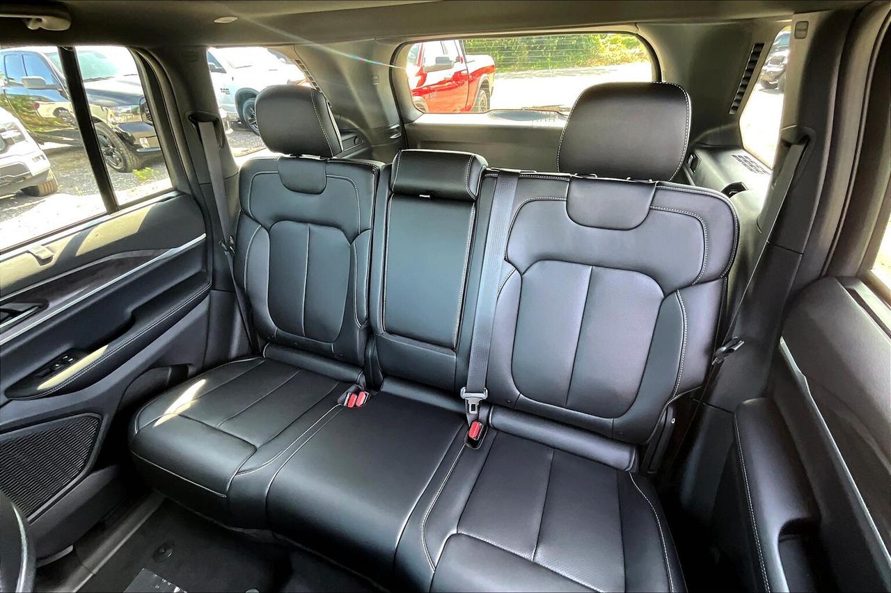 2025 Jeep Grand Cherokee LIMITED | Black App Pkg | Pano Roof | LuxTech 2 Photo