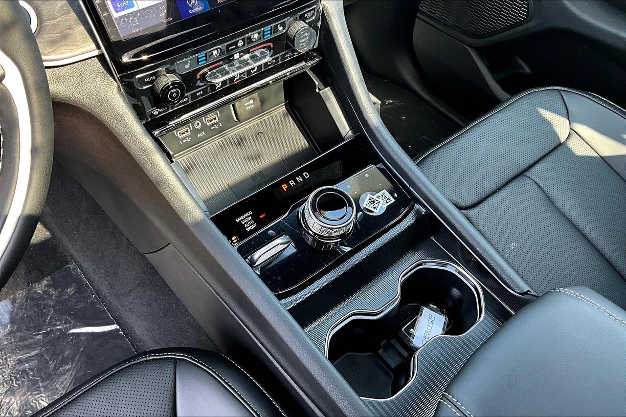 2025 Jeep Grand Cherokee LIMITED | Black App Pkg | Pano Roof | LuxTech 2 Photo