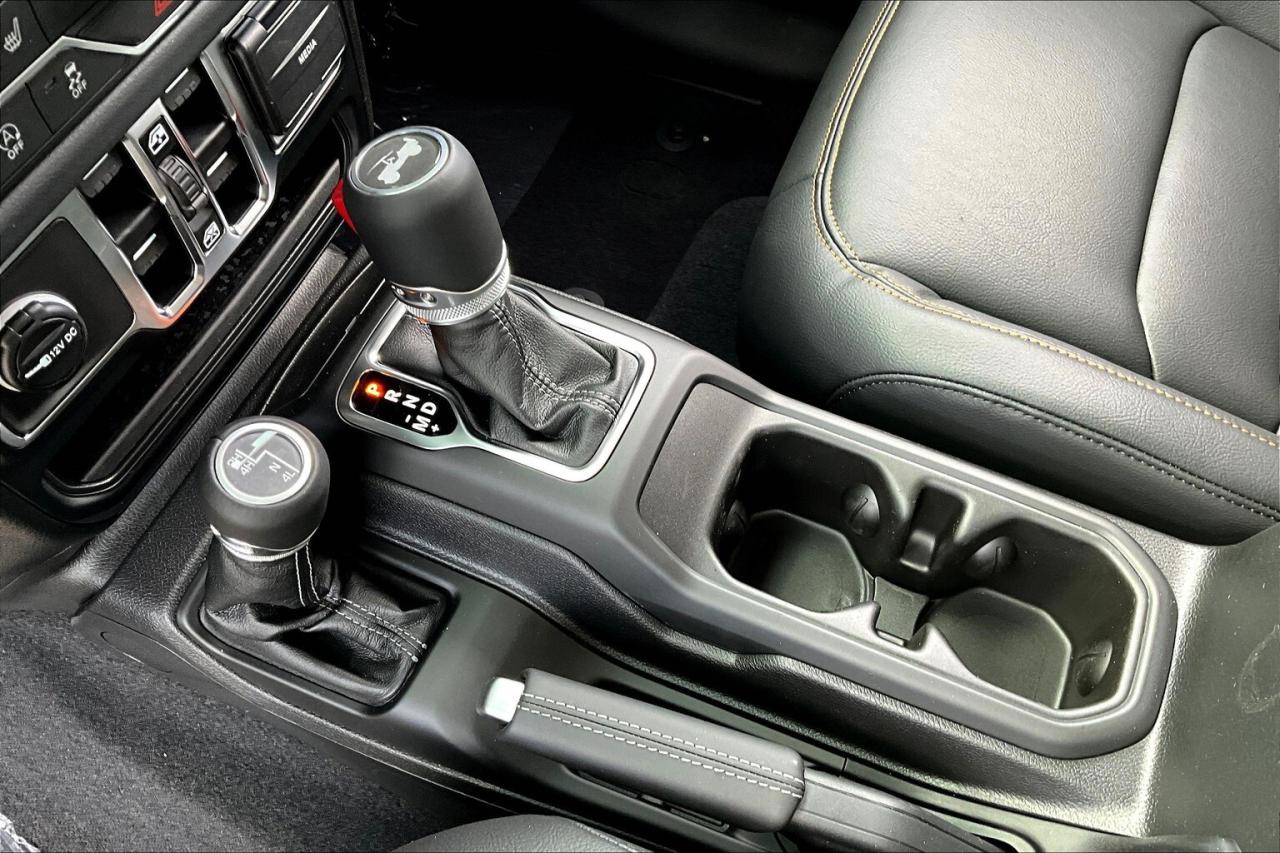 2025 Jeep Wrangler Sahara 4DR | Leather | Side Steps | Tech Pkg | 4X4 Photo