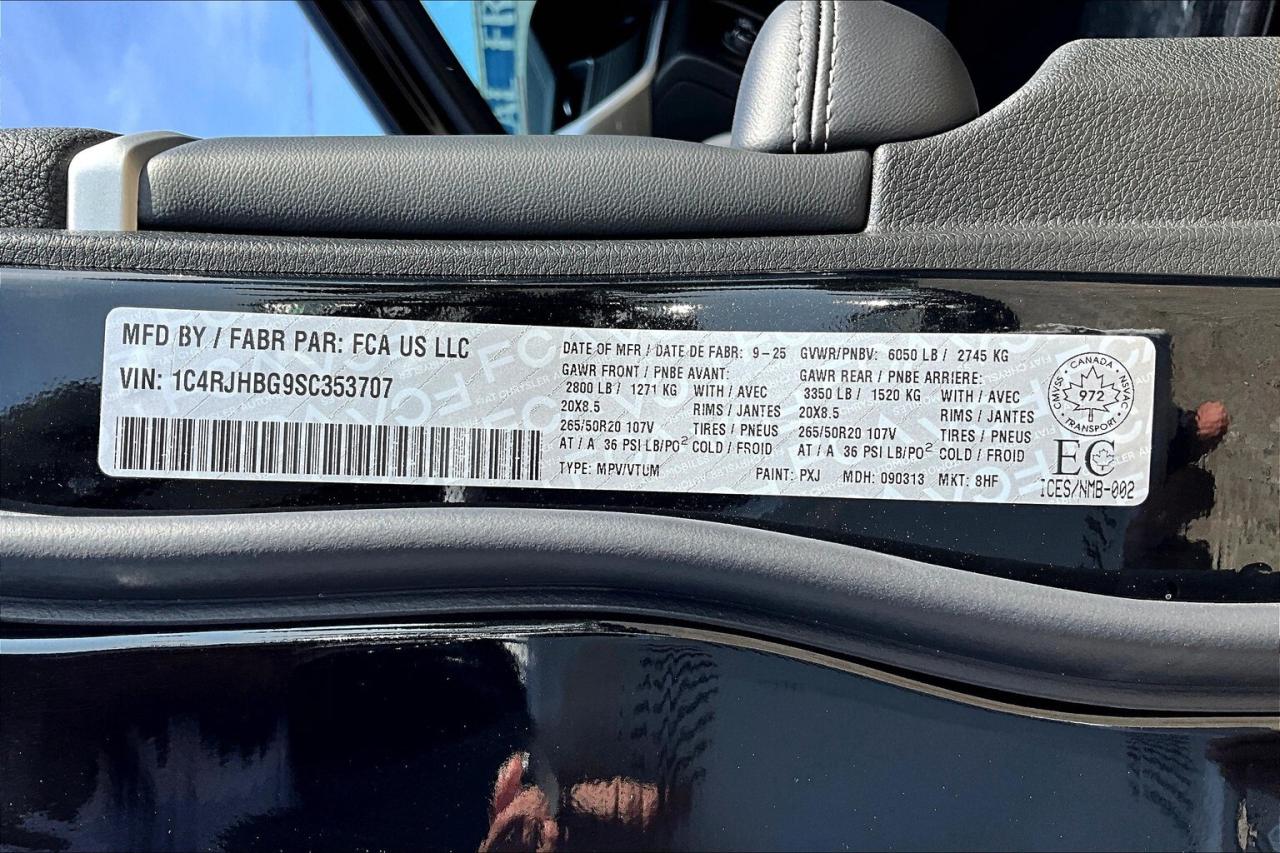 2025 Jeep Grand Cherokee LIMITED | Black App Pkg | Pano Roof | LuxTech 2 Photo