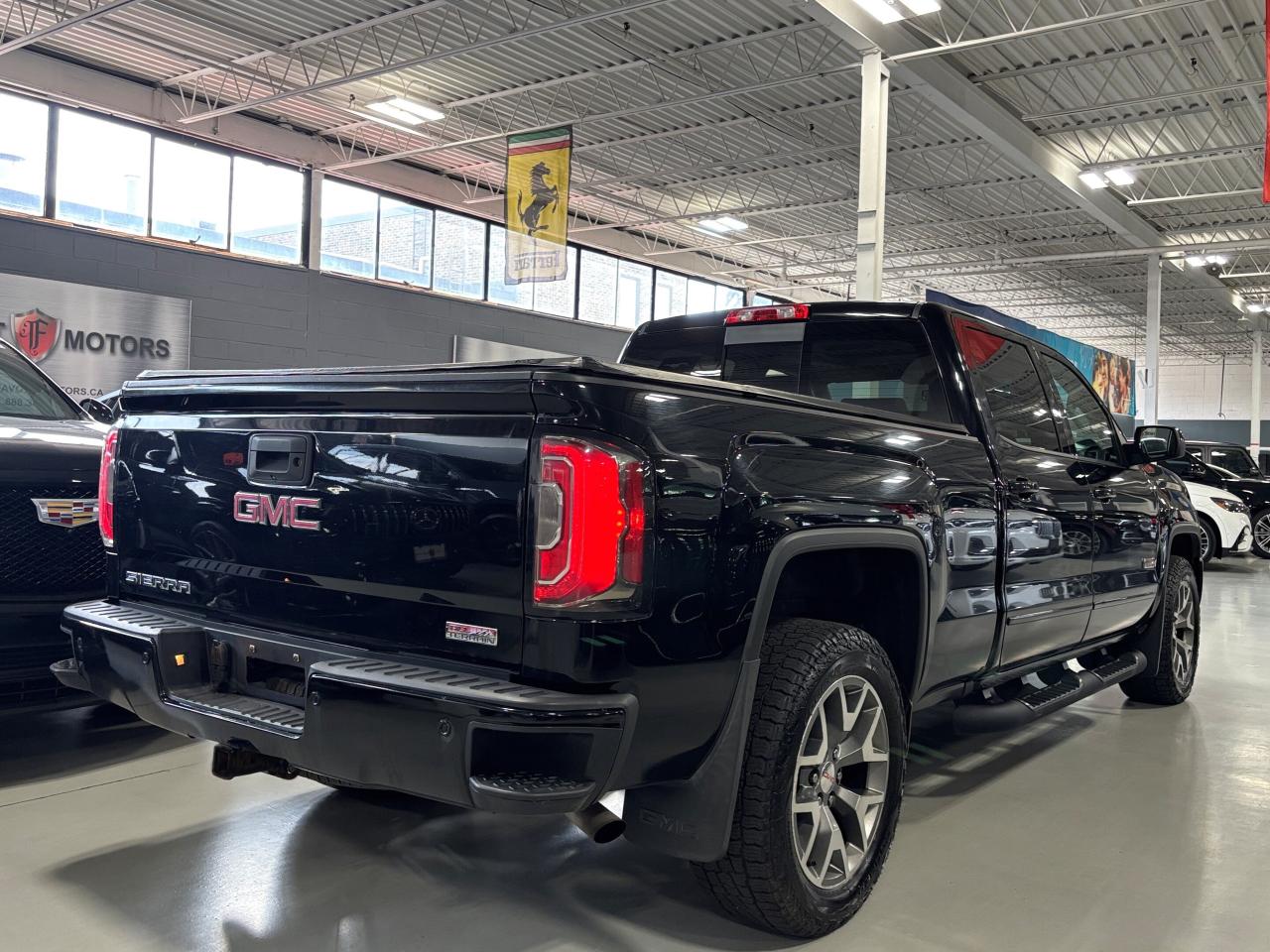 2017 GMC Sierra 1500 SLT|4WD|ALLTERRAIN|CREW|NAV|BOSE|SUNROOF|LEATHER|+ - Photo #4