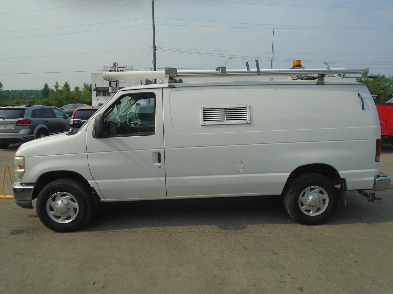 2011 Ford Econoline E-350 Super Duty Commercial Photo