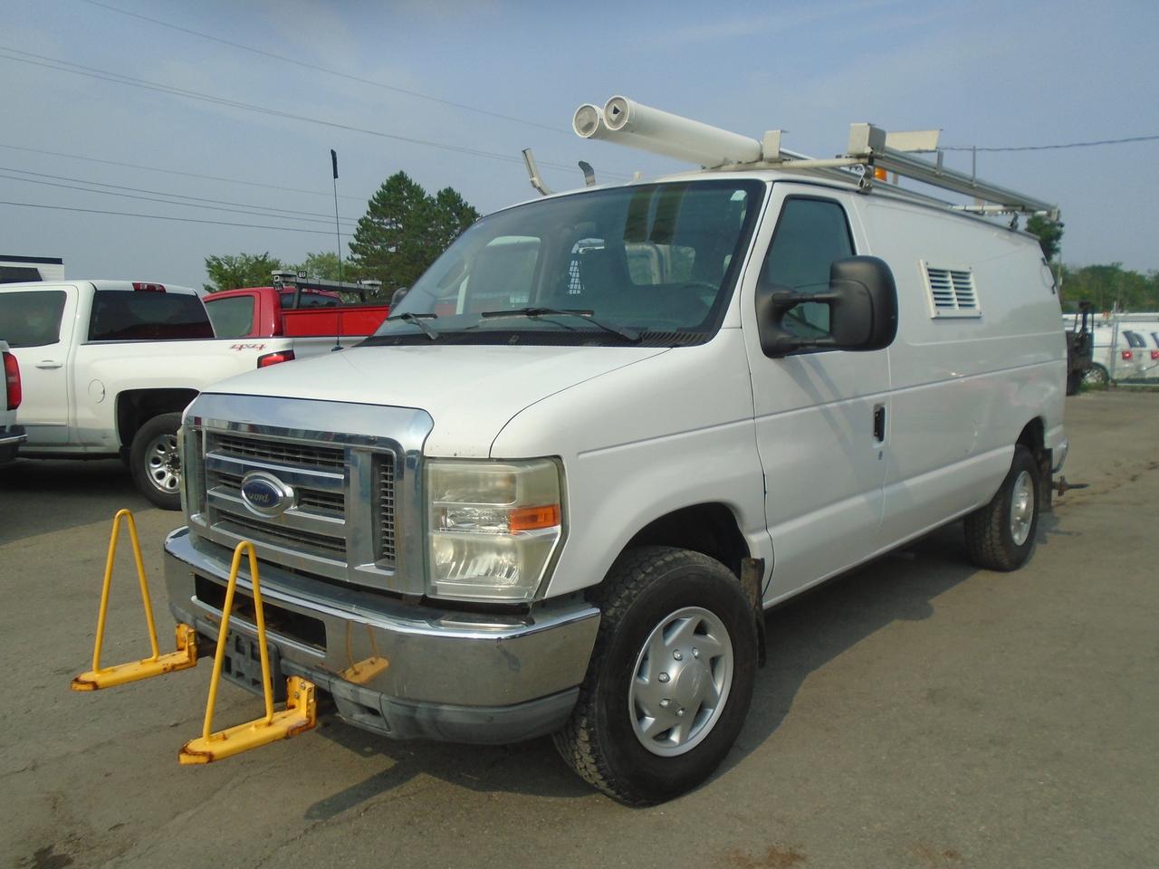2011 Ford Econoline E-350 Super Duty Commercial Photo0