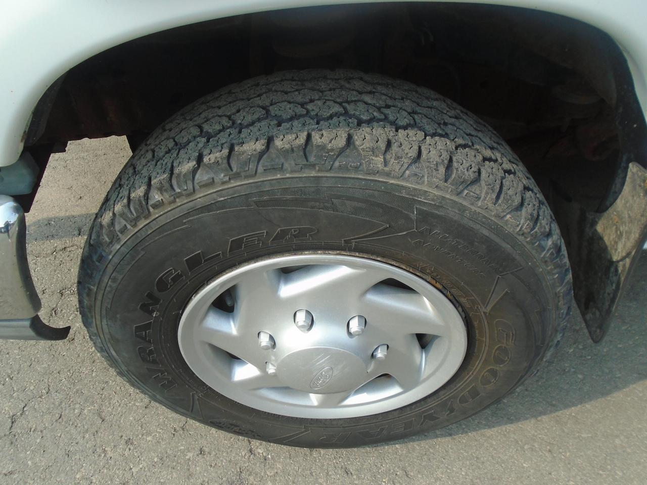 2011 Ford Econoline E-350 Super Duty Commercial Photo