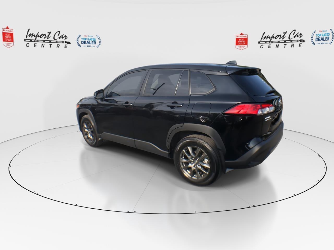 2024 Toyota Corolla Cross LE AWD, BLIS, HTD. SEATS & STEER. WHEEL, BK.CAM, A Photo