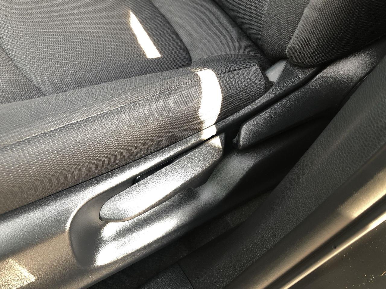 2024 Toyota Corolla Cross LE AWD, BLIS, HTD. SEATS & STEER. WHEEL, BK.CAM, A Photo