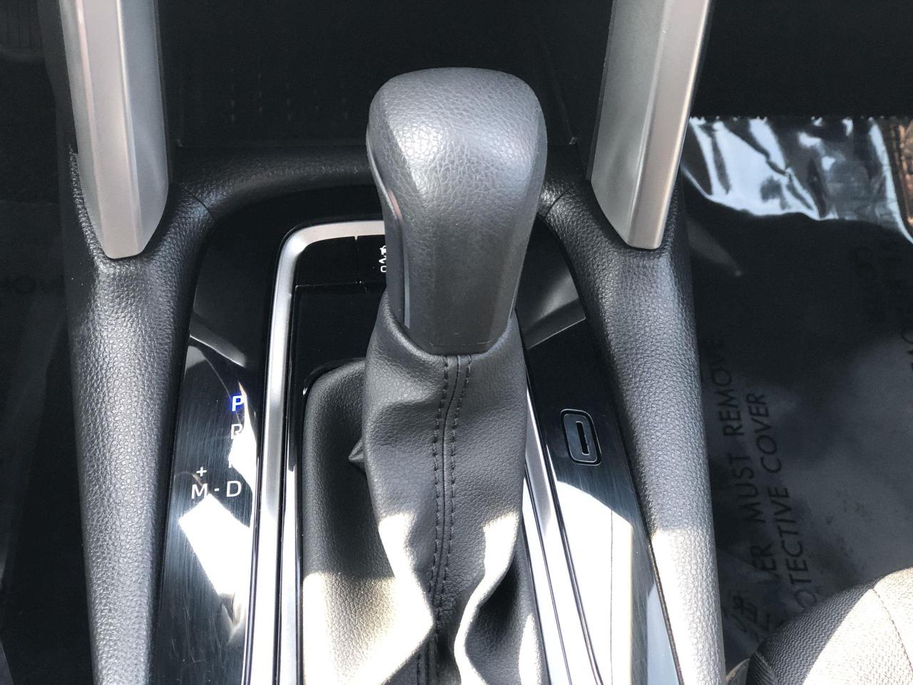 2024 Toyota Corolla Cross LE AWD, BLIS, HTD. SEATS & STEER. WHEEL, BK.CAM, A Photo