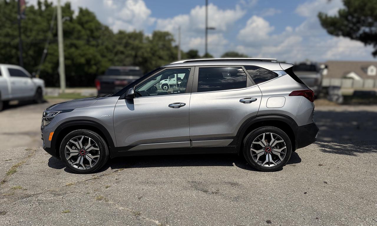 2022 Kia Seltos SX Turbo AWD w-Black Interior | NAVIGATION | BOSE Photo