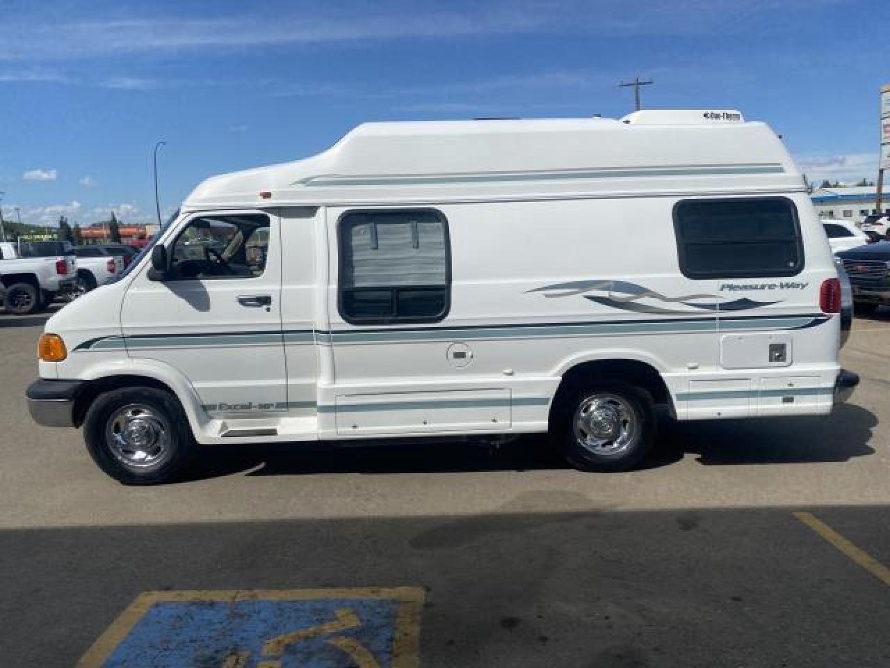 2001 Dodge PLEASURE-WAY 3500 LWB - Photo #4
