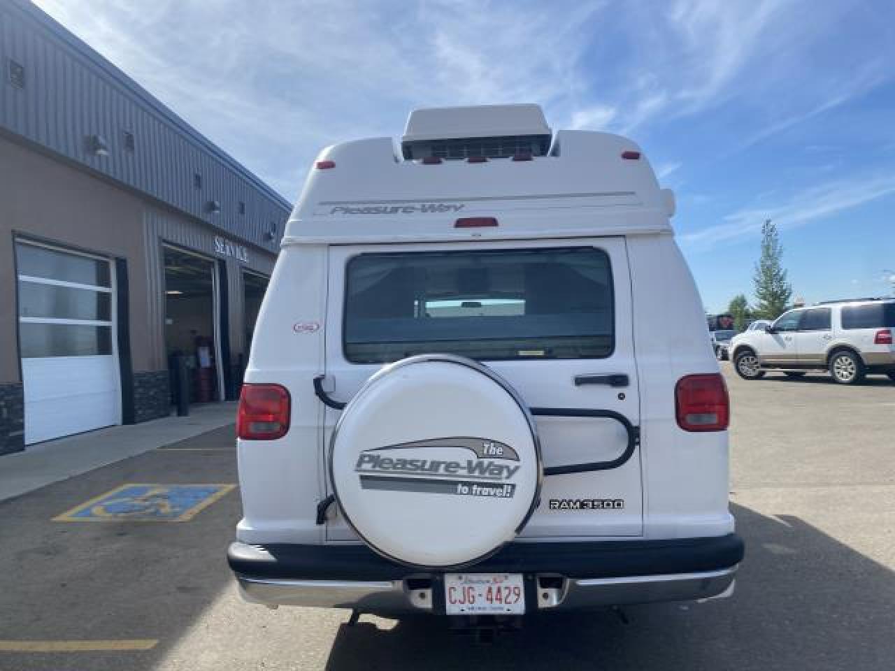 2001 Dodge PLEASURE-WAY 3500 LWB - Photo #3