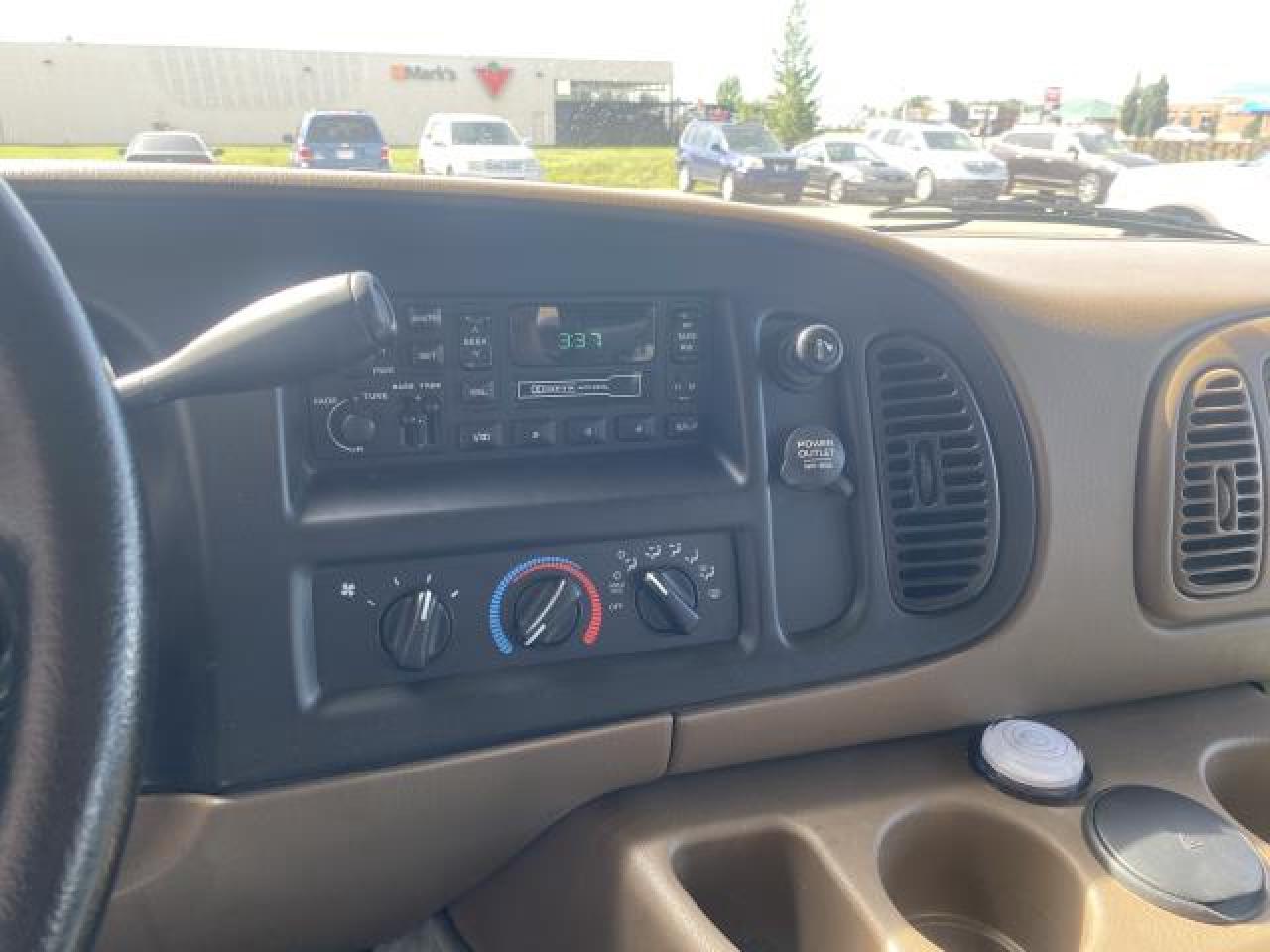 2001 Dodge PLEASURE-WAY 3500 LWB - Photo #9