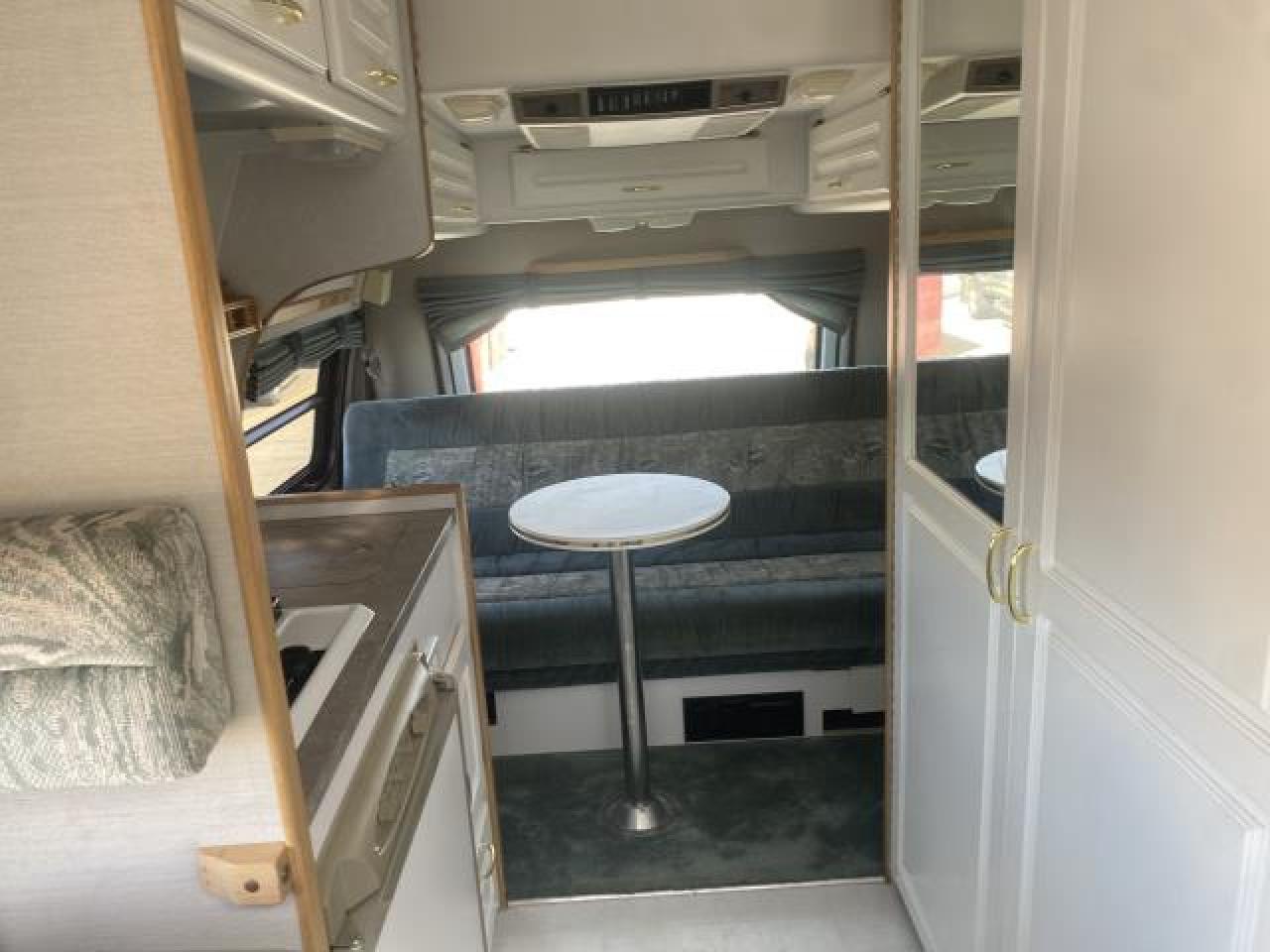 2001 Dodge PLEASURE-WAY 3500 LWB - Photo #11