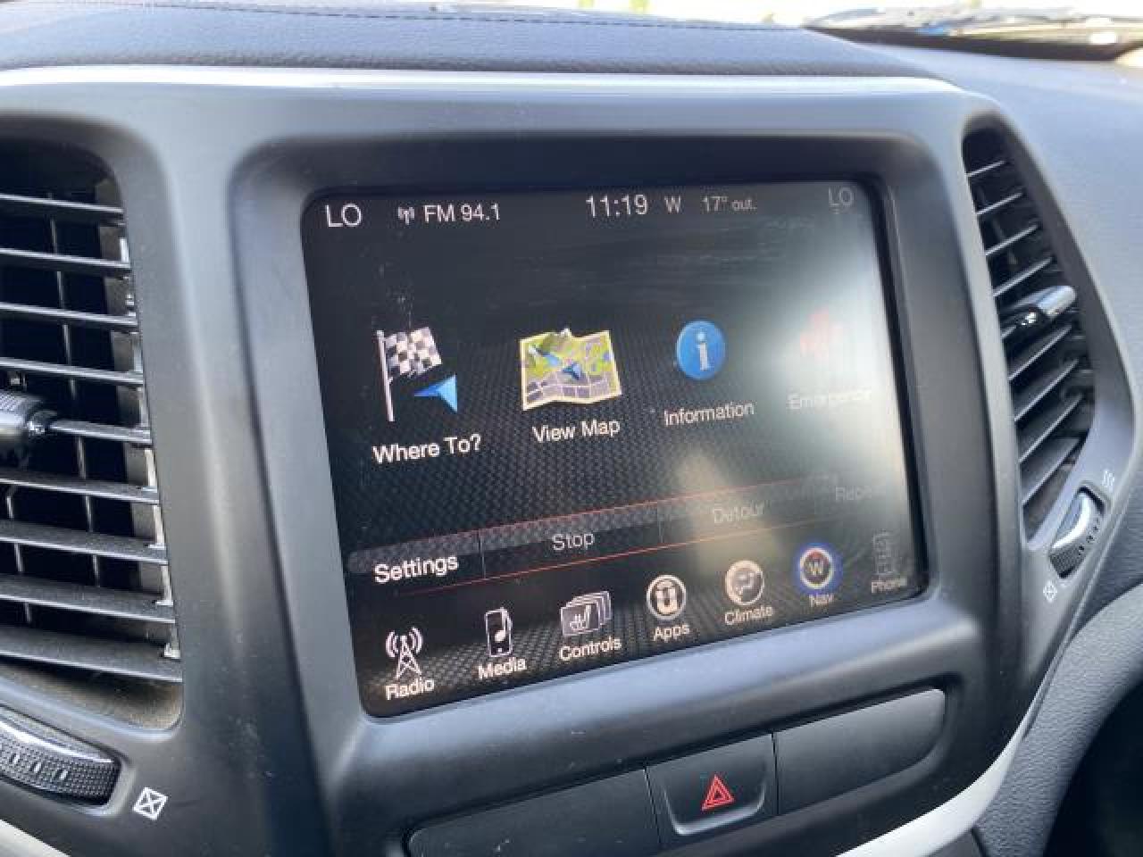 2016 Jeep Cherokee Limited 4WD - Photo #16