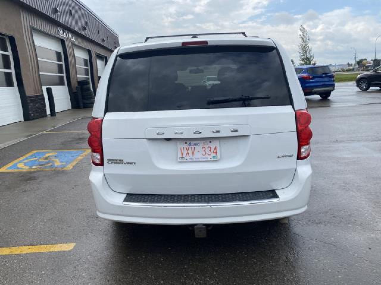 2014 Dodge Grand Caravan Crew - Photo #3