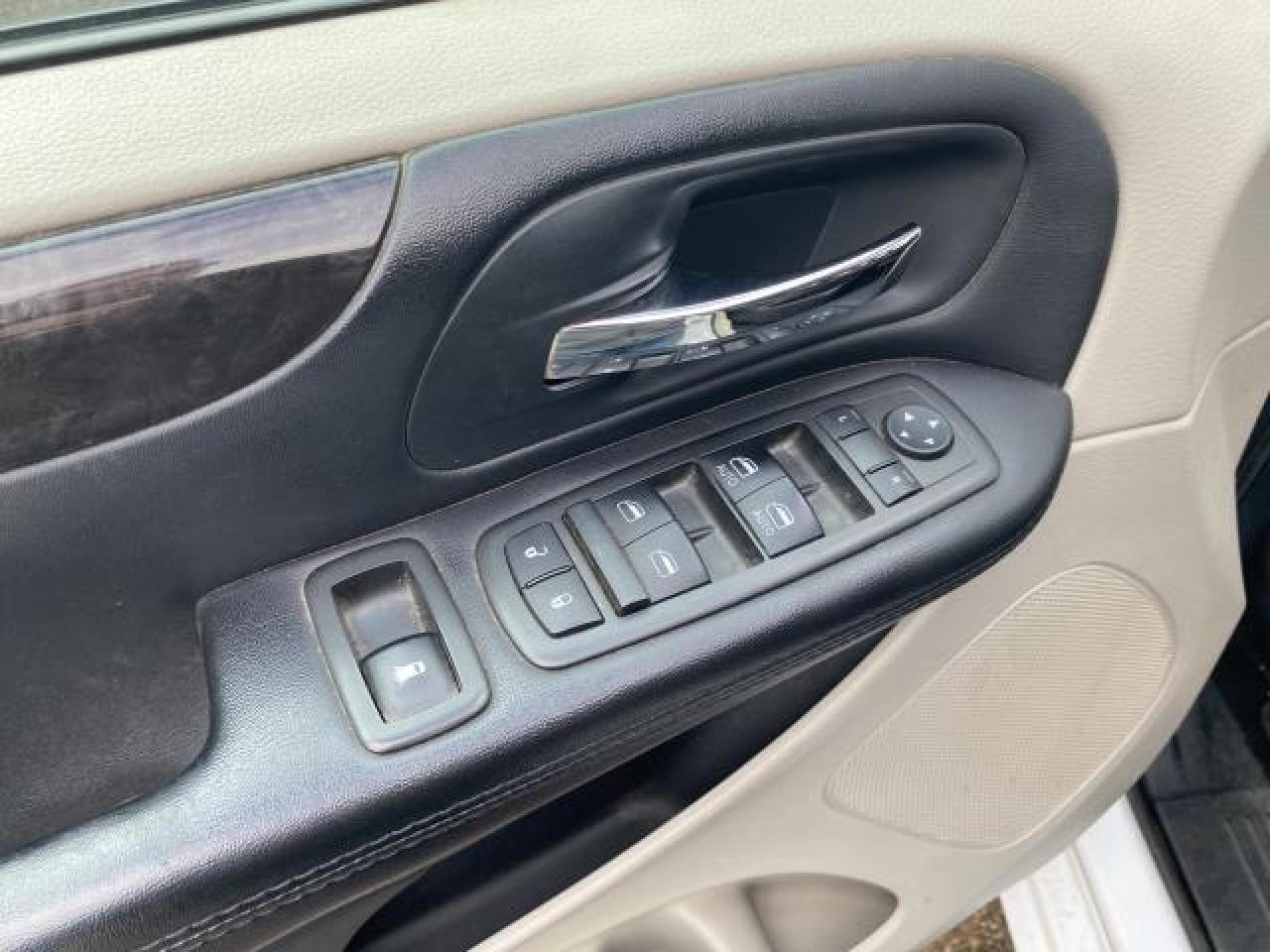 2014 Dodge Grand Caravan Crew - Photo #11
