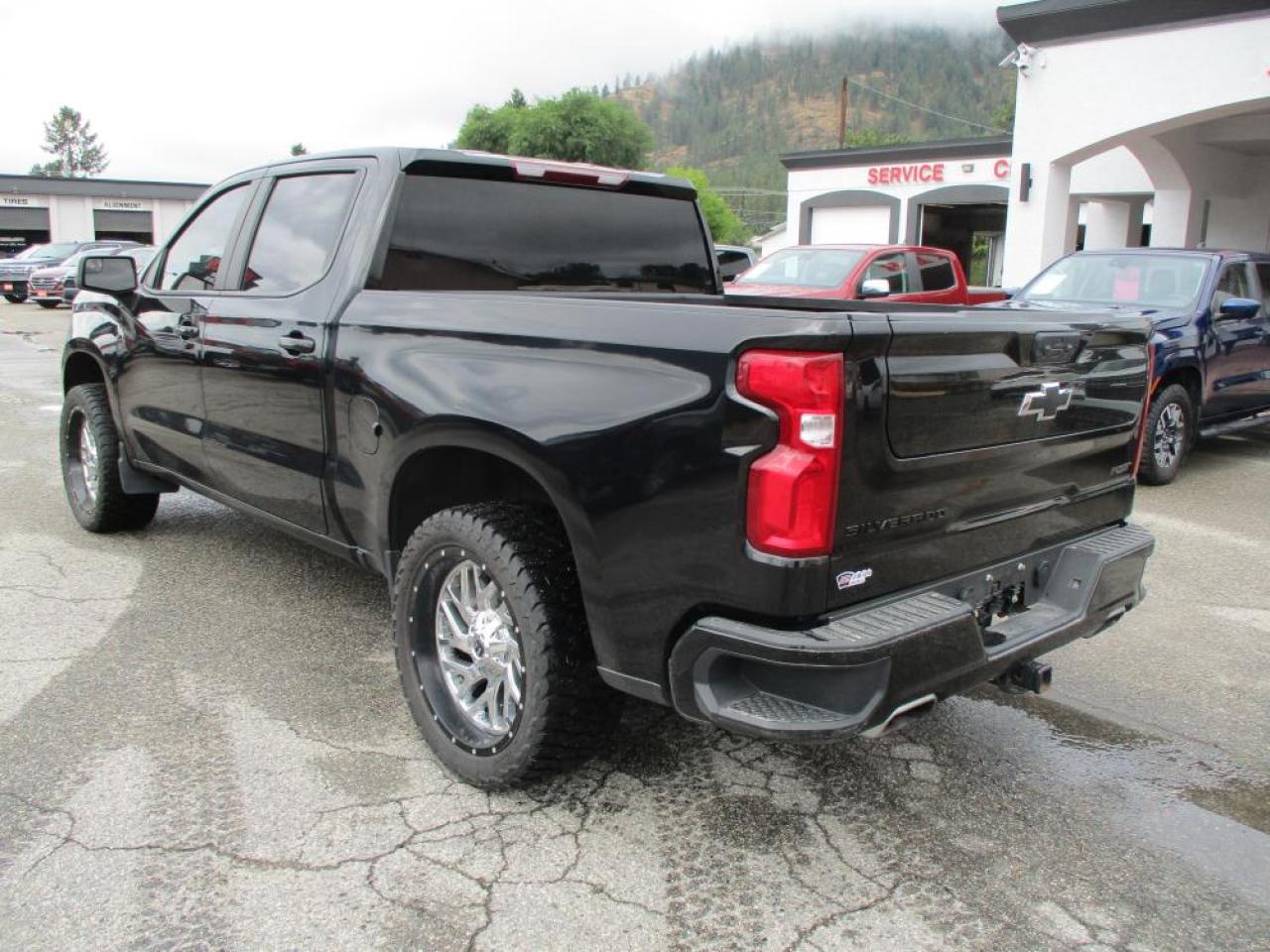 2023 Chevrolet Silverado 1500 RST Crew Cab 4WD Photo6